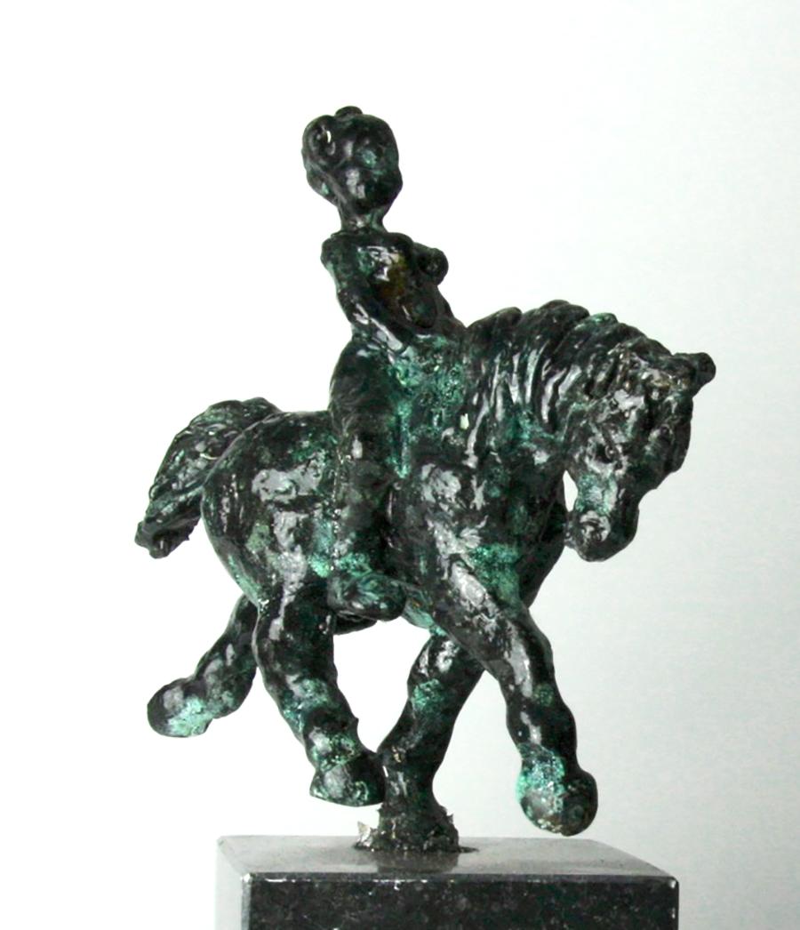 Le Trotl d'Helle Crawford, sculpture en bronze d'un cheval portant une femme - Contemporain Sculpture par Helle Rask Crawford