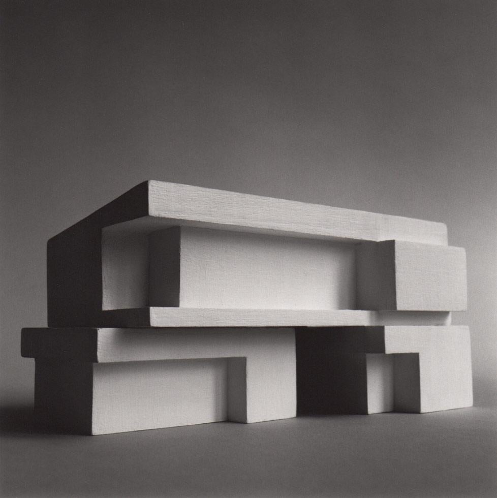 Ion Zupcu Black and White Photograph – Modern Moderner moderner Vorbereitungsbau