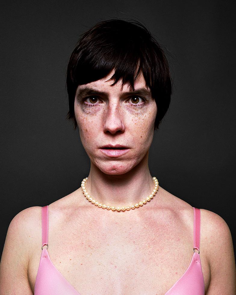 Color Photograph de Jake Rowland - Esposa/yo I