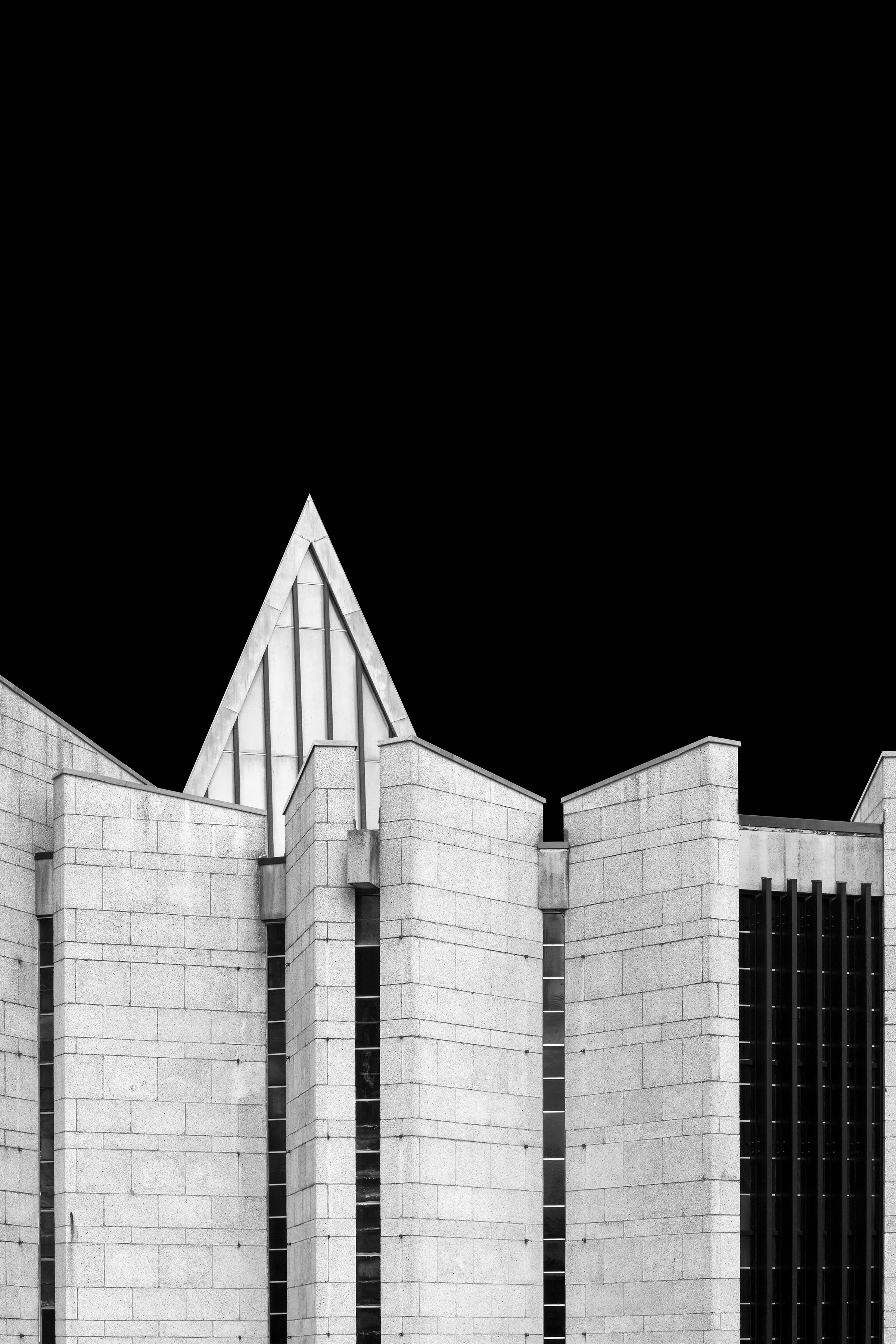 brutalist architecture black and white