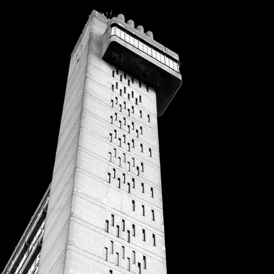 Fotografie der brutalistischen Architektur, Trellick Tower von Egle Kisieliute im Angebot 2