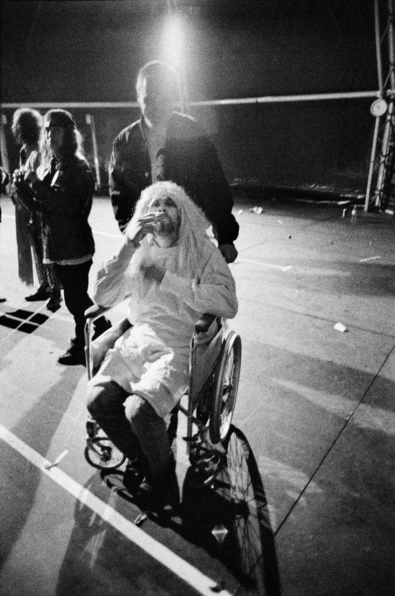 Charles Peterson Black and White Photograph - Kurt Cobain 