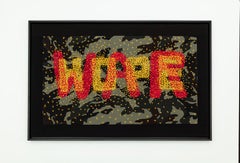 « Hope/War », cousus à la main sur coton, encadré, textile, broderie, fibre d'art