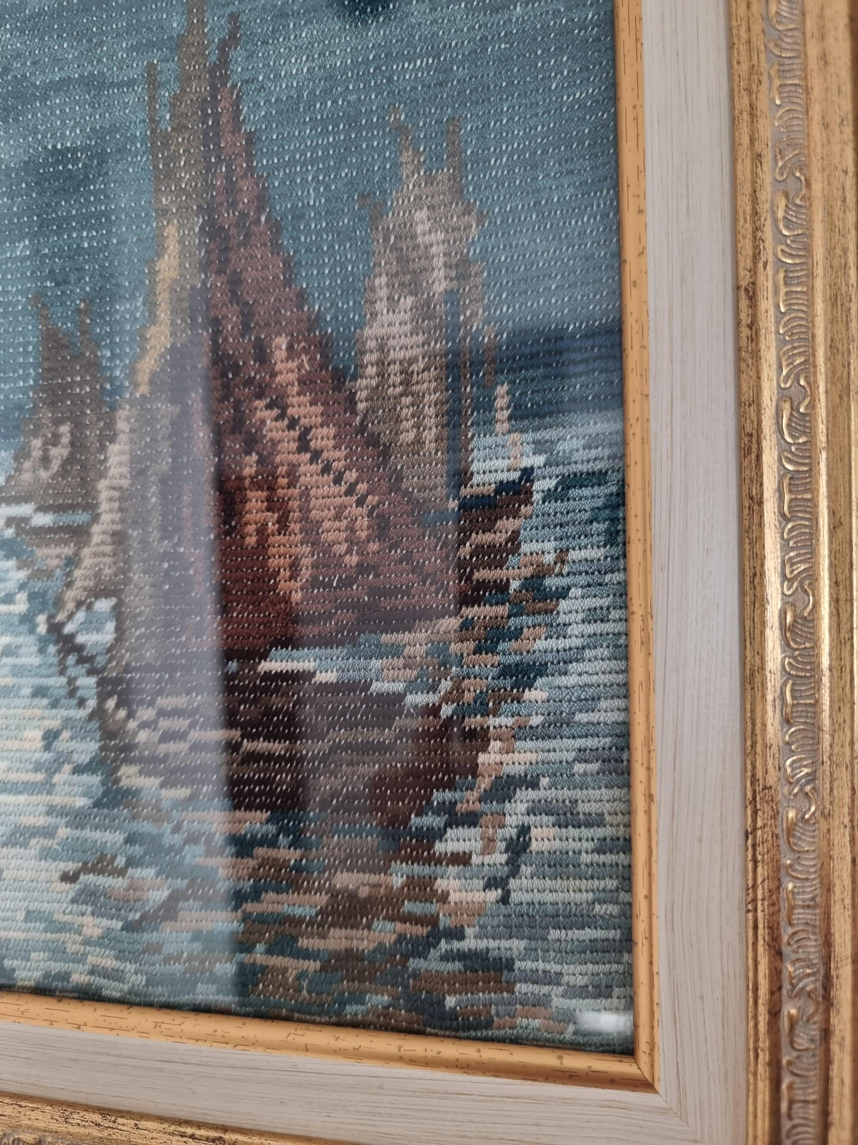 Blauer Ozean - Wiehler Handmade Gobelin Wandteppich Braun Weiß Rosa Blau Schwarz Grau (Romantik), Art, von Vera Petrova - Sapundjieva