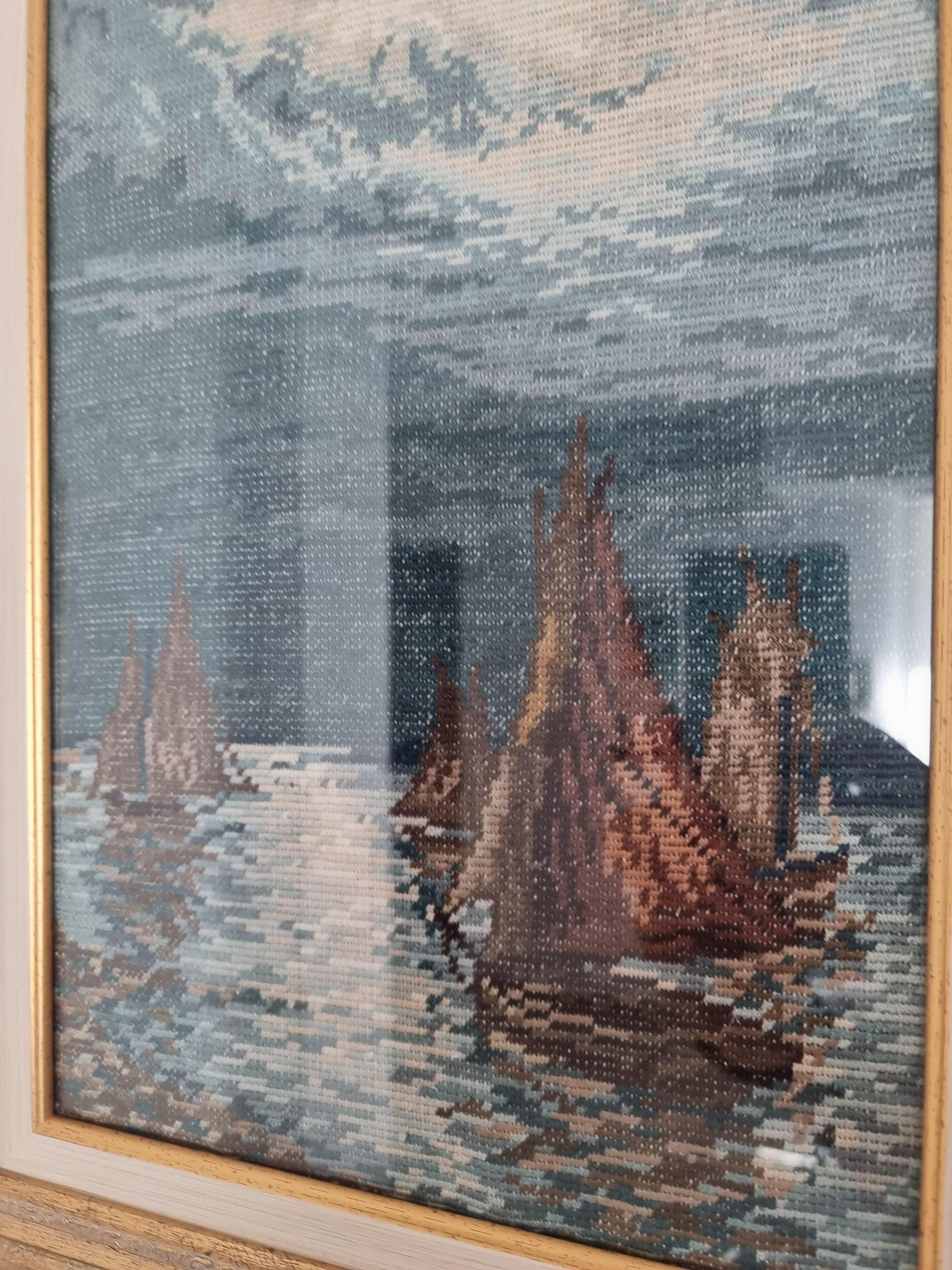 Blauer Ozean
Wiehler Handgefertigter Gobelin Wandteppich von Maestro Vera Petrova - Sapundjieva, bulgarische Künstlerin 1912 - 1985

Über das Kunstwerk

TECHNIK:  Wiehler Handmade Gobelin Wandteppich erstellt in der Zeit des Königreichs Bulgarien