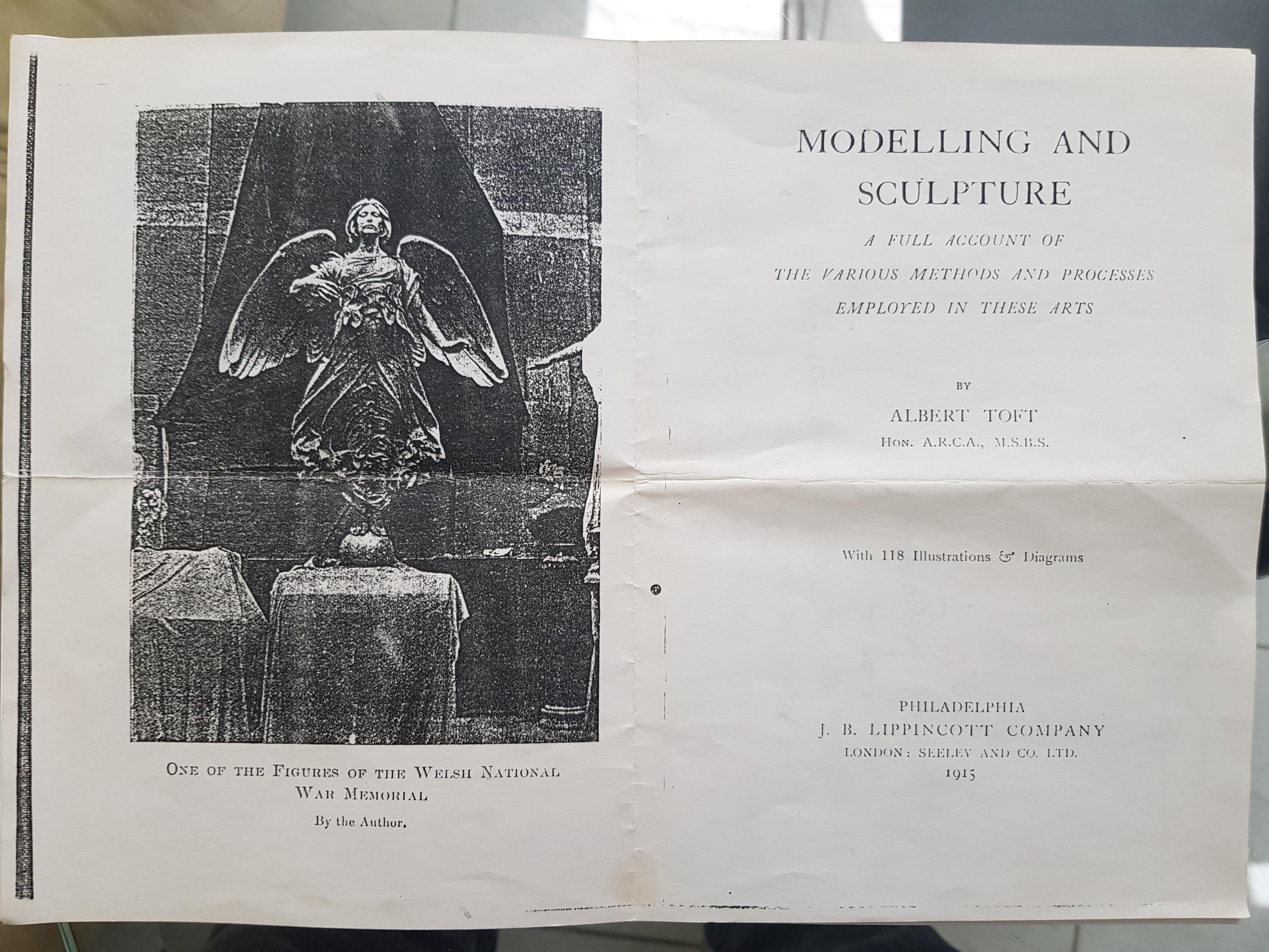 Die Mutter – Britische alte Bronzeskulptur mit dunkelbrauner Patina, Albert Toft Original im Angebot 7
