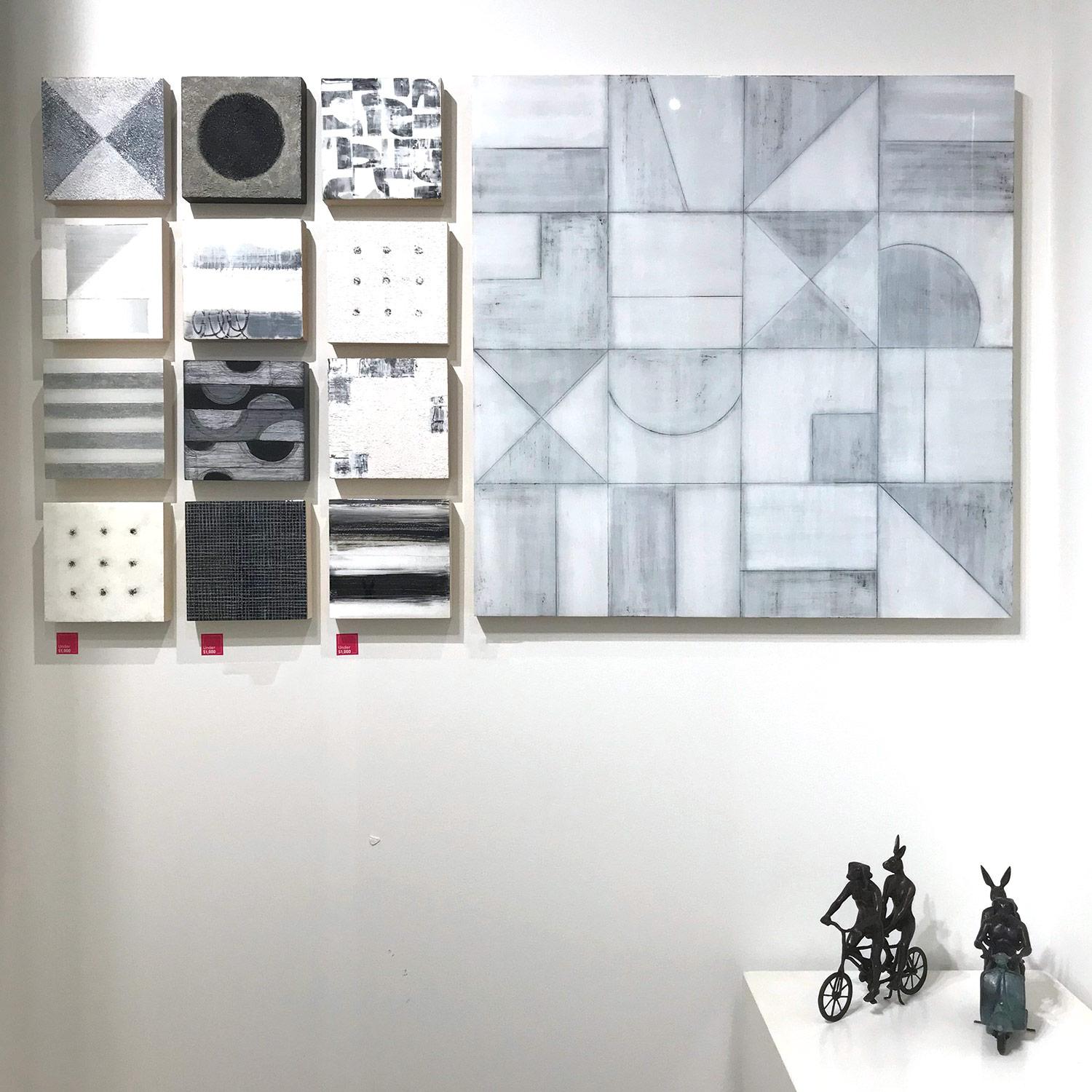 Abstrakte Mixed Media-Komposition aus baltischem Birkenholz, „Elements 3025“, mehrlagige Komposition (Grau), Abstract Painting, von Christie Owen