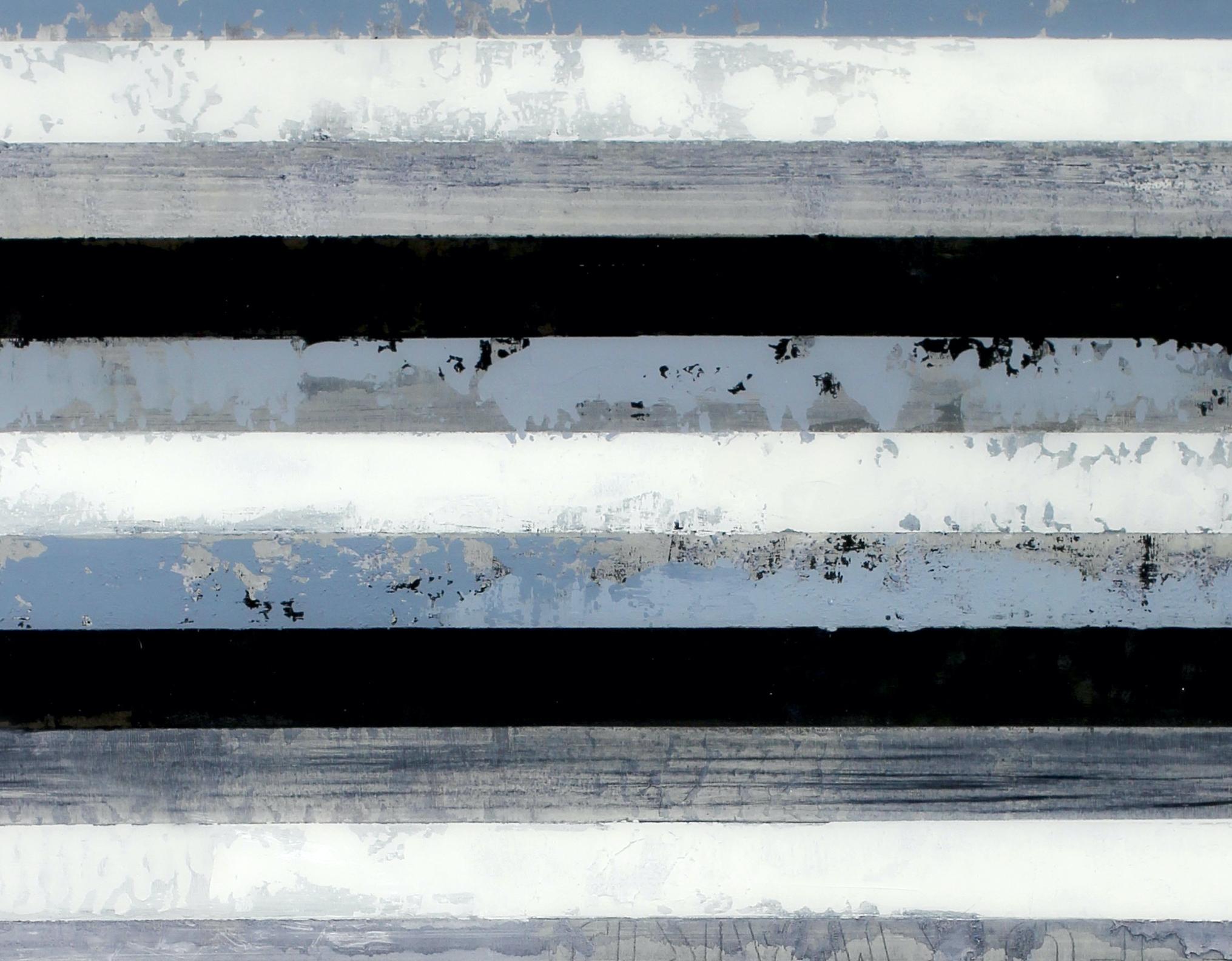 Composition abstraite en couches sur panneau de bouleau baltique 3080 - Gris Abstract Painting par Christie Owen