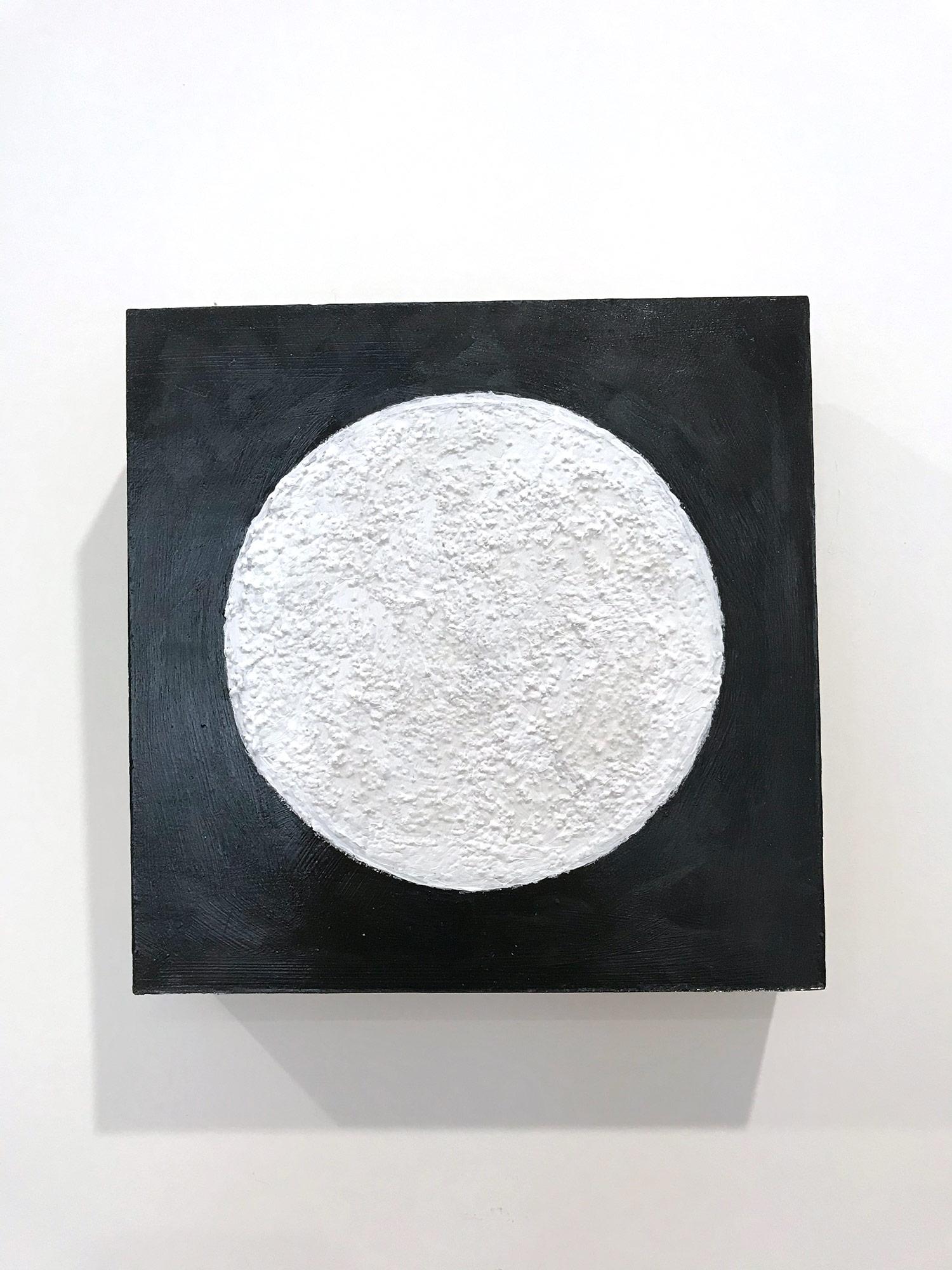 Composition abstraite en couches de médias mixtes sur panneau de bouleau baltique « Elements 3074 » - Géométrique abstrait Painting par Christie Owen