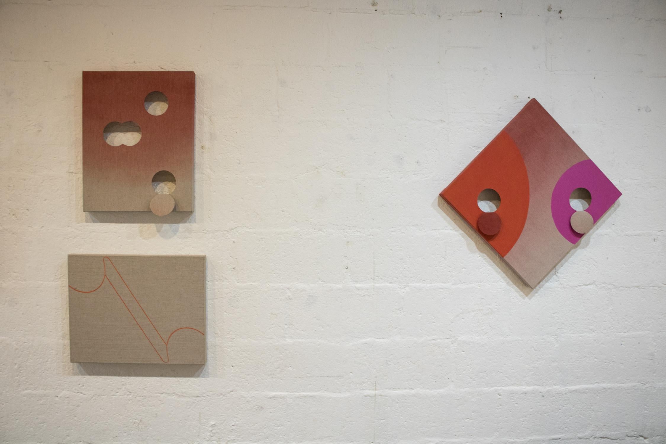 UNTITLED SCULPTURAL PAINTING - Contemporary - Oil & Acrylic on Linen, Red, Tan For Sale 7