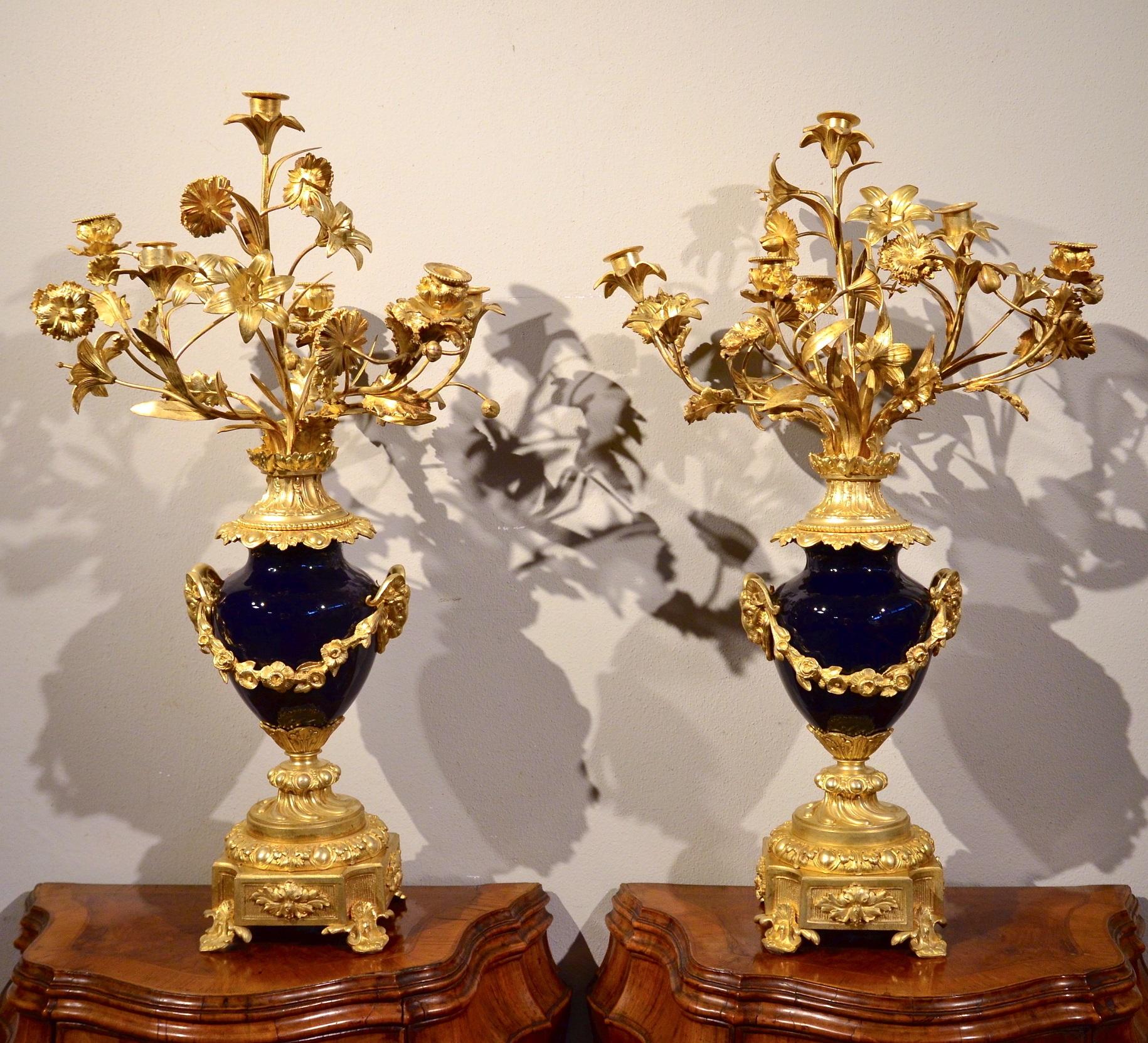 Gold Louis XVI Candelabra Gilt Bronze Blue Sèvres Porcelain France 19th Century - Sculpture by France, 19e siècle