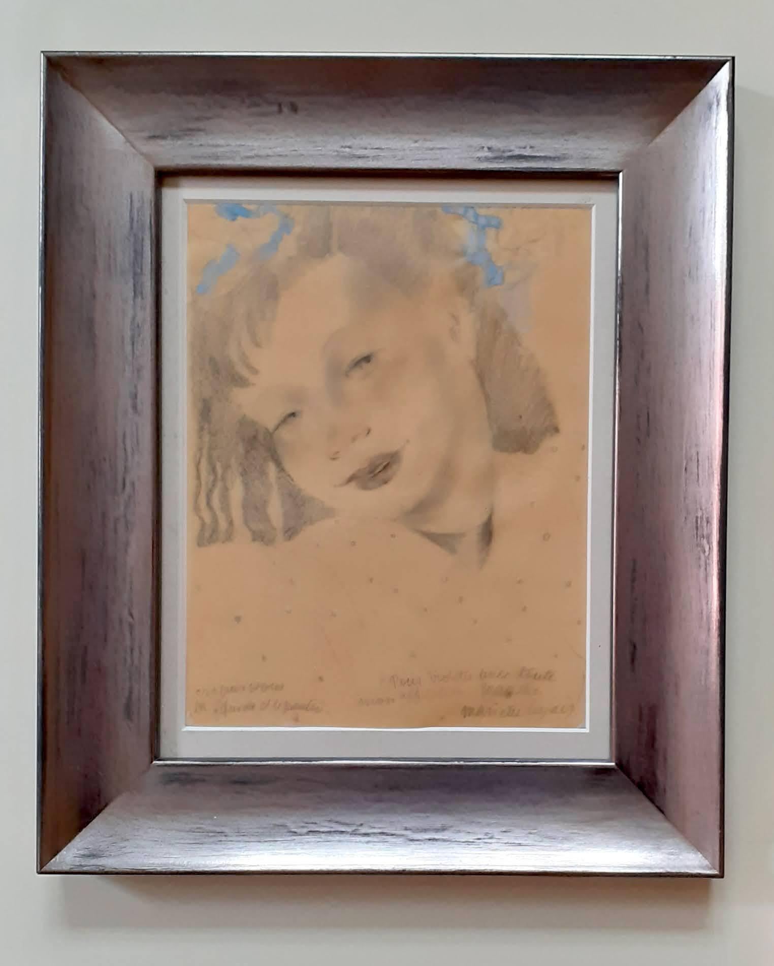 Jeune fille Art Déco des années 1930 avec des rubans dans les cheveux : illustration de livre de dessin français 2