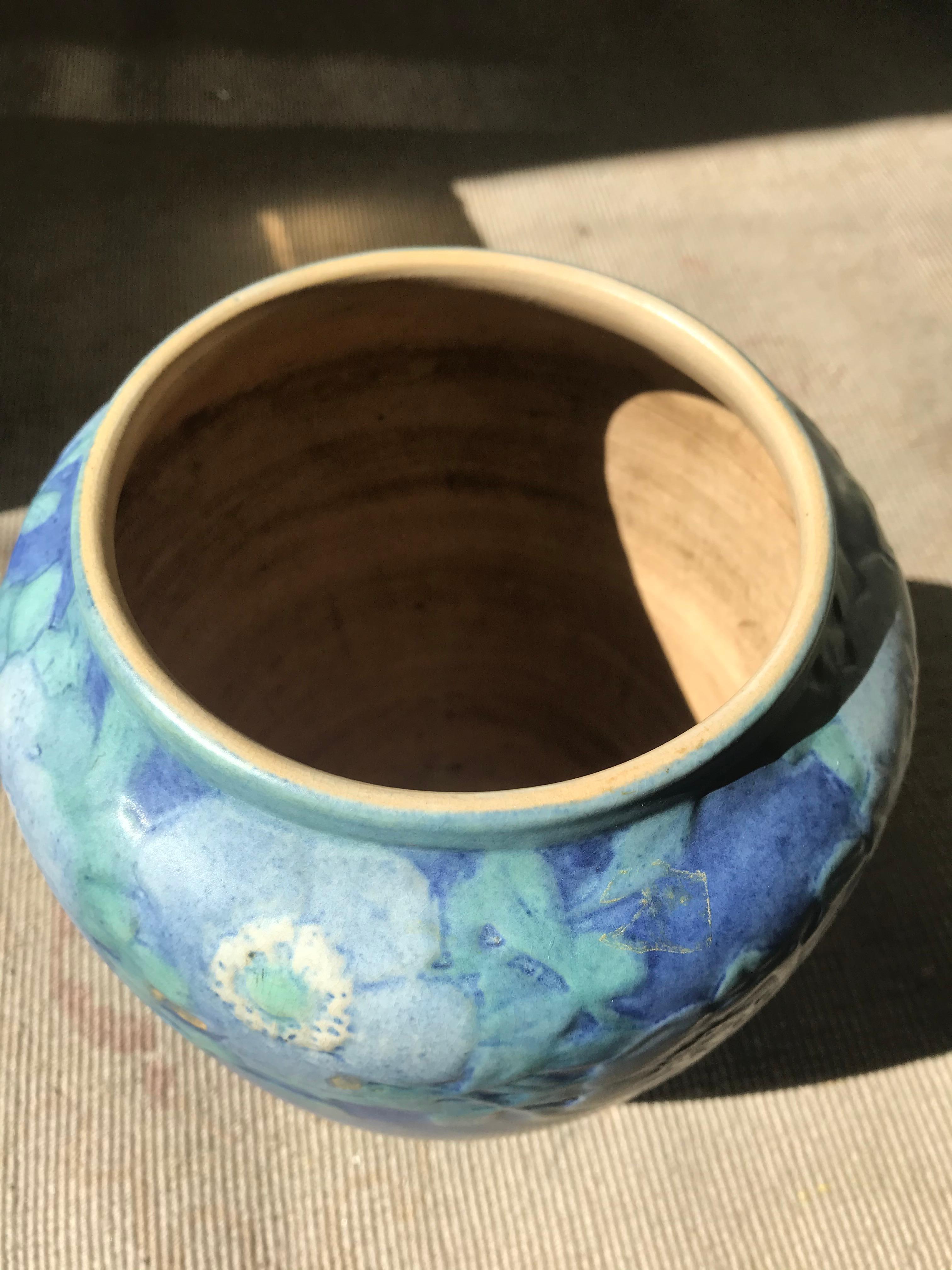 A classic example of the world-famous Newcomb Pottery from New Orleans, designed by Henrietta Bailey in 1925 and thrown by Joseph Meyer. Doesn't get much better than this! It's a relatively large piece too, compared to most, so it has a real