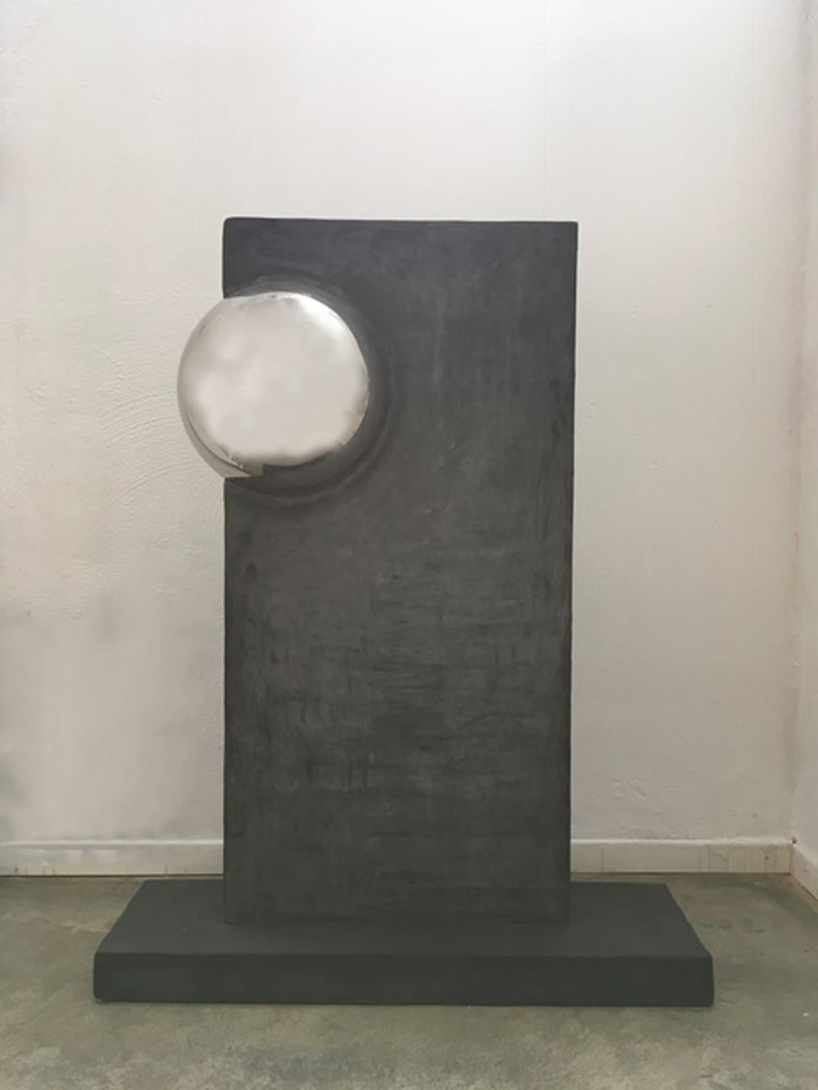 Antonio De Martino Abstract Sculpture - Stele with sphere Italy 2000 Polyester Grey Colored Mortar with Chrome Sphere