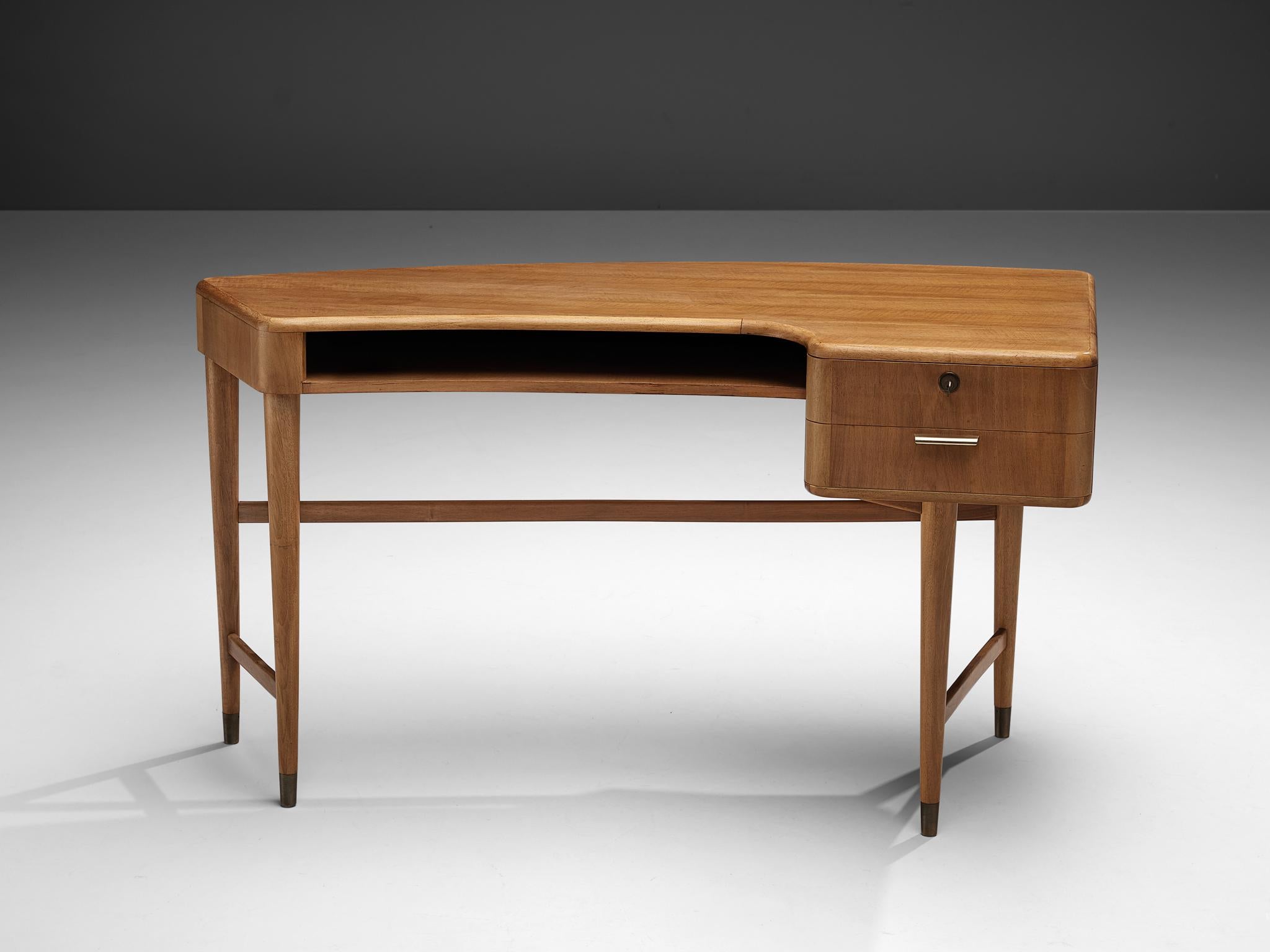 A.A. Patijn for Zijlstra Meubelen Desk in Walnut and Brass In Good Condition In Waalwijk, NL