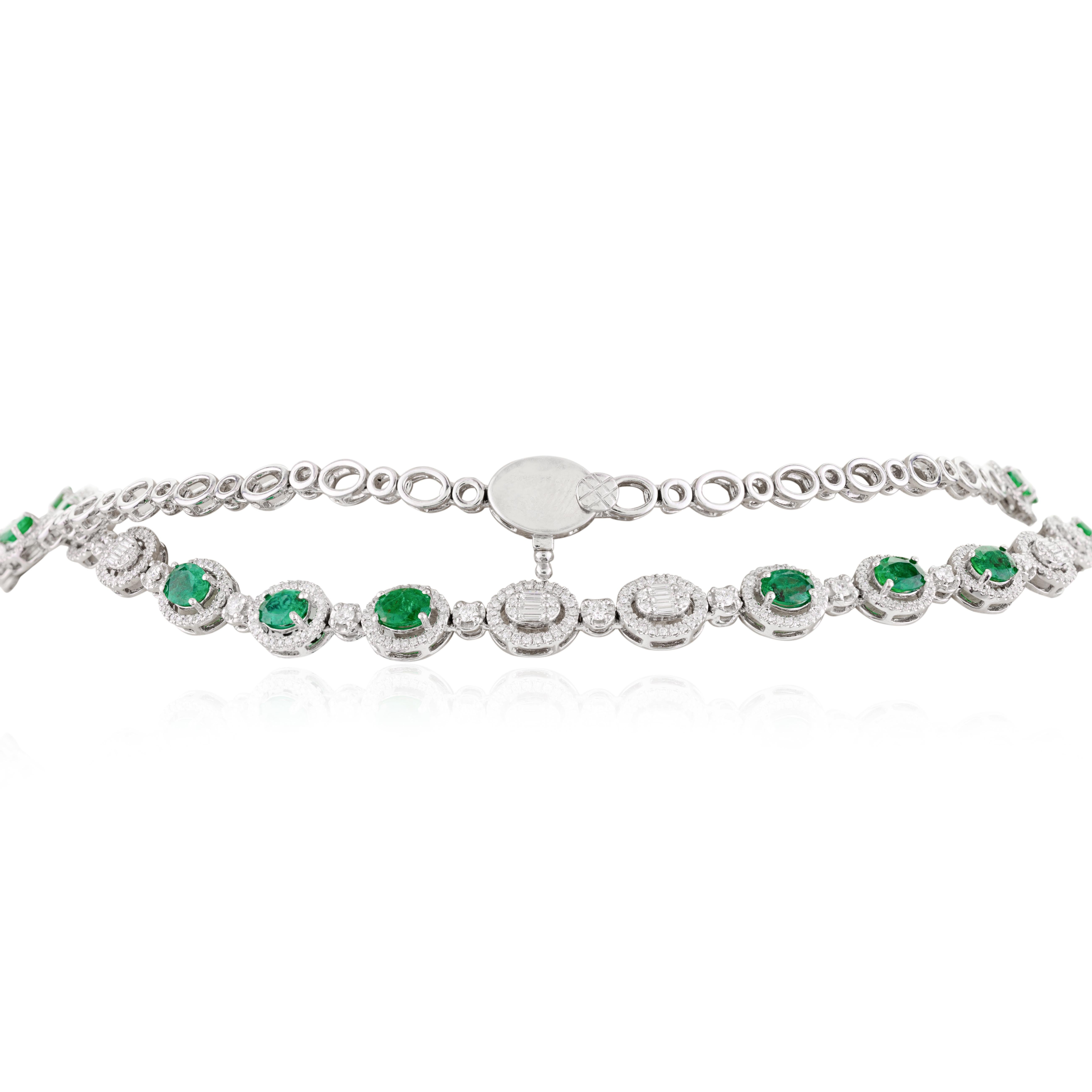 AAA 11,13 CTW Smeraldo 6,2 CTW Diamante a strati Collana in oro bianco 18k In condizioni Nuovo in vendita a New York, NY