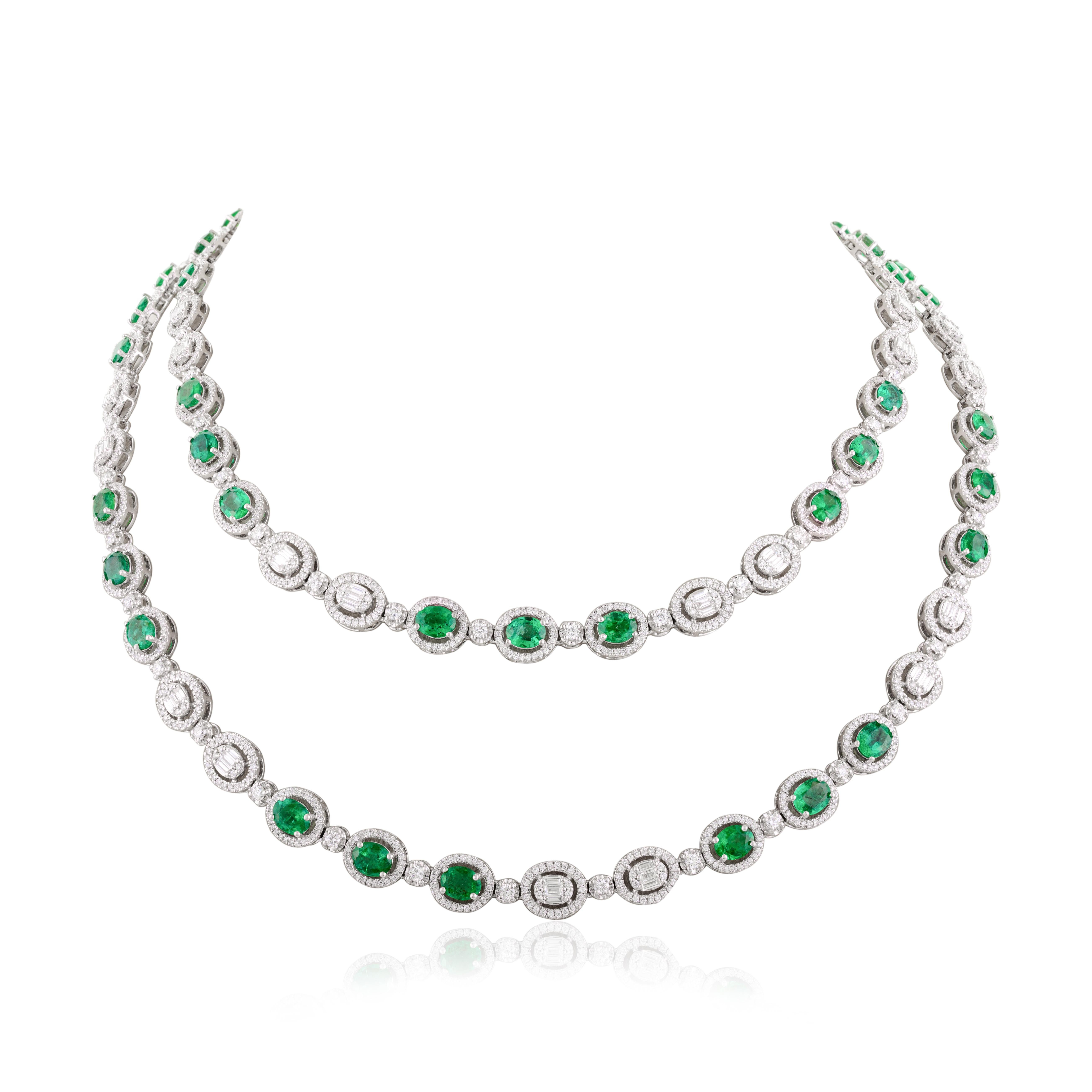 AAA 11,13 CTW Smeraldo 6,2 CTW Diamante a strati Collana in oro bianco 18k in vendita 1