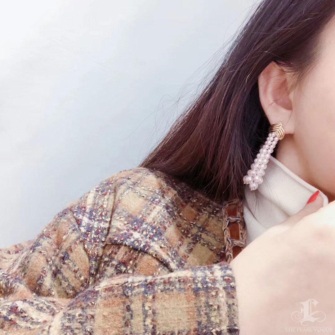 Non taillé 【Sculptured Geometry】Ripple Aurora Pearl Akoya Gold Tassel Earrings en vente