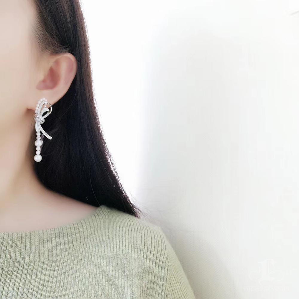Uncut 【Crown Radiance】Ribbon Cascade AAA Akoya Pearl Diamond Earrings For Sale
