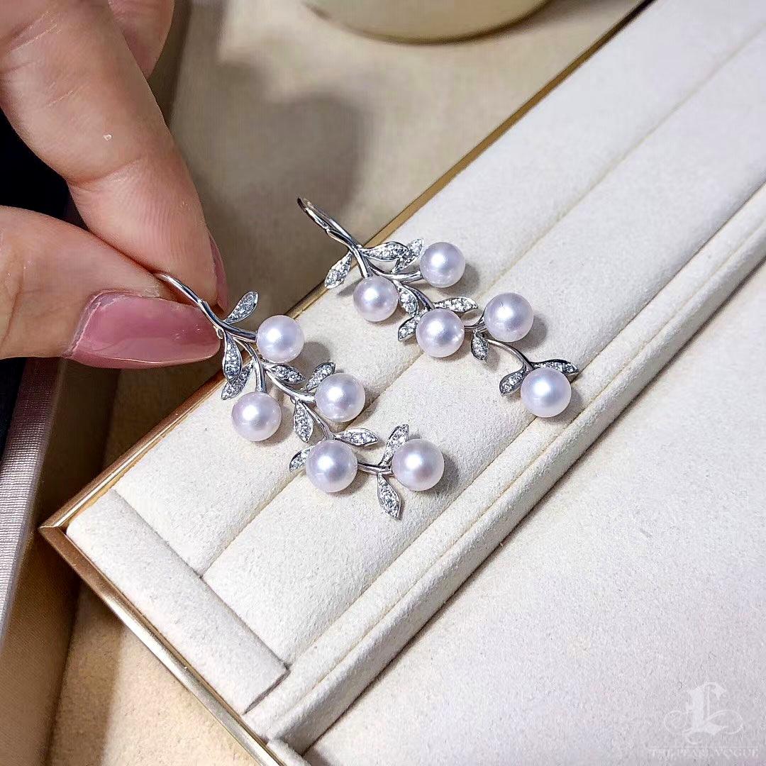 【Vine Symphony】Botanical Vine AAA Akoya Pearl & Diamond Gala Earrings In New Condition For Sale In New York, NY