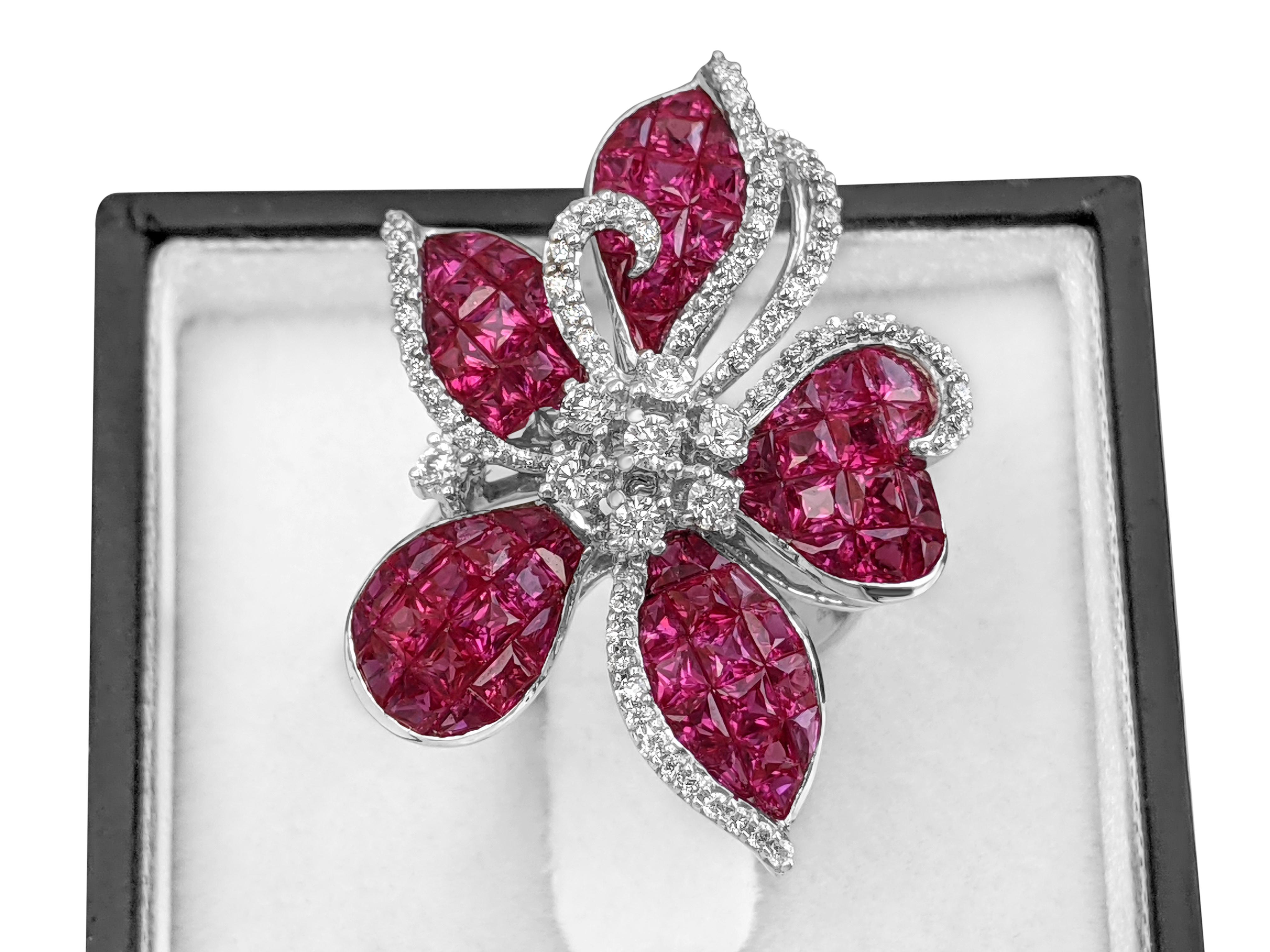 Women's $1 NO RESERVE! - AAA 5.01 Carat Red Ruby & 0.63ct Diamonds, 18K White Gold Ring