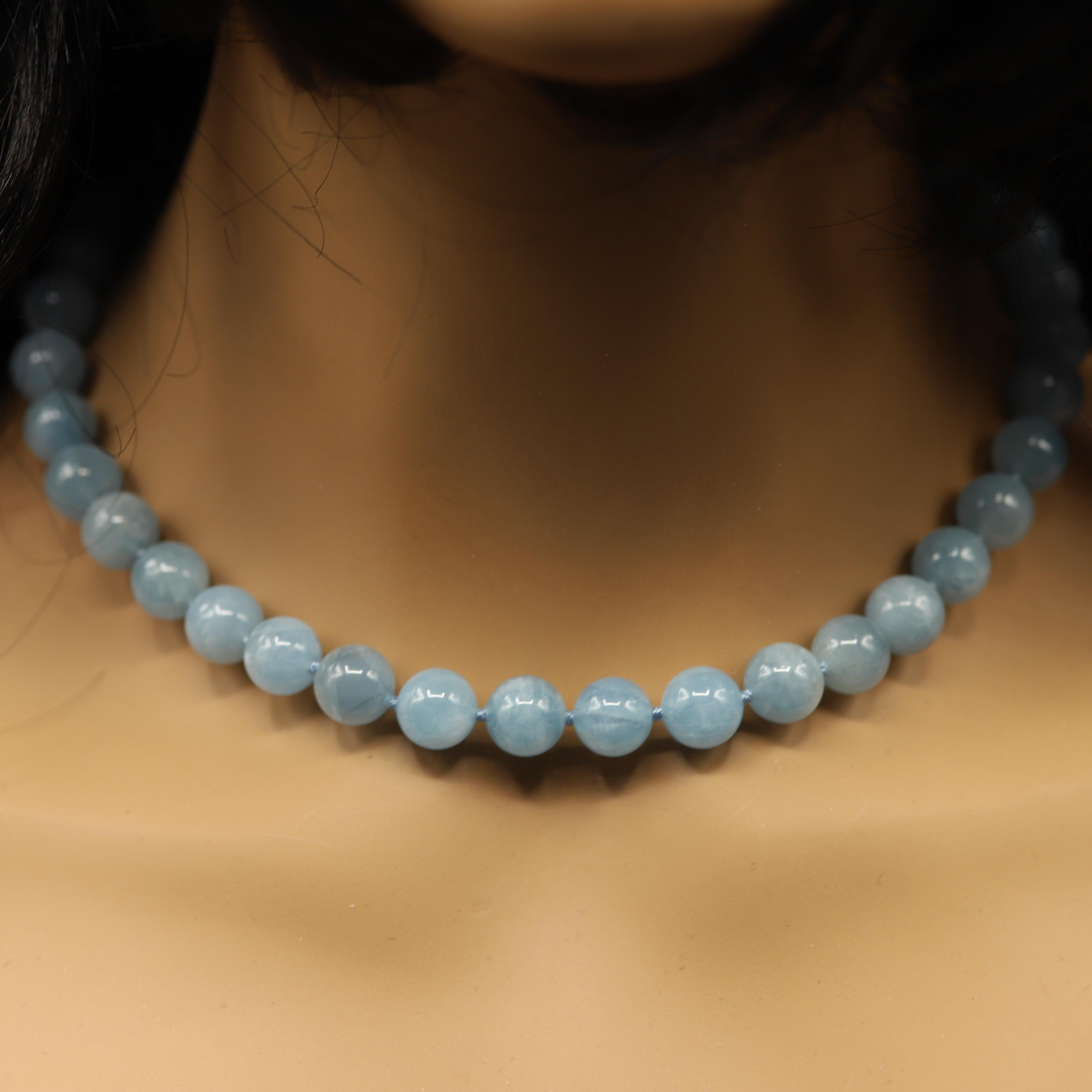 AAA Aquamarine Bead Necklace 14 Karat Yellow Gold In New Condition For Sale In Brooklyn, NY