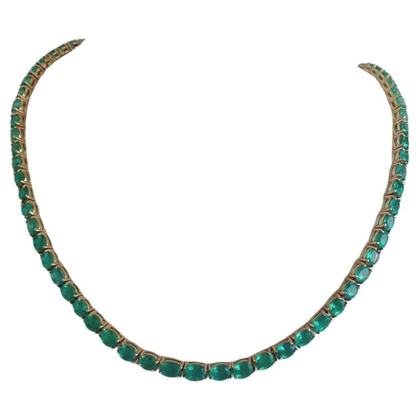 AAA+ kolumbianische Smaragd-Oval-Tennis-Halskette aus 18 Karat Gelbgold im Zustand „Neu“ im Angebot in Chicago, IL