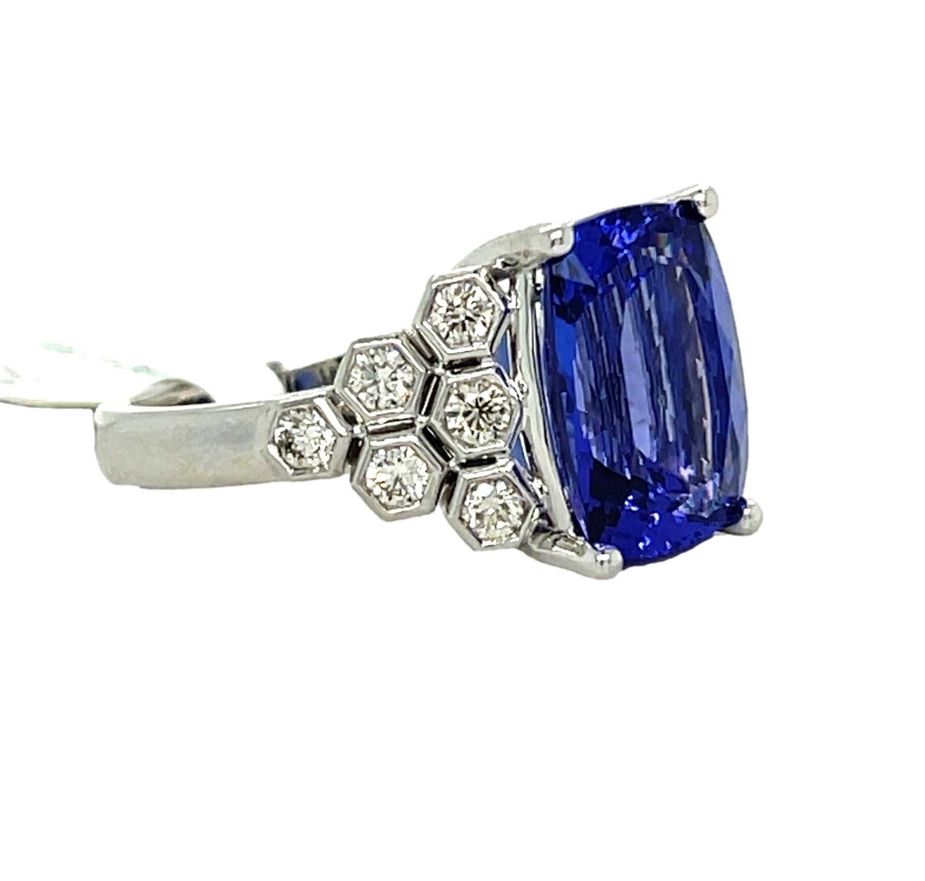 AAA Cushion Tanzanite and Diamond Ring in 14K White Gold In New Condition In New York, NY