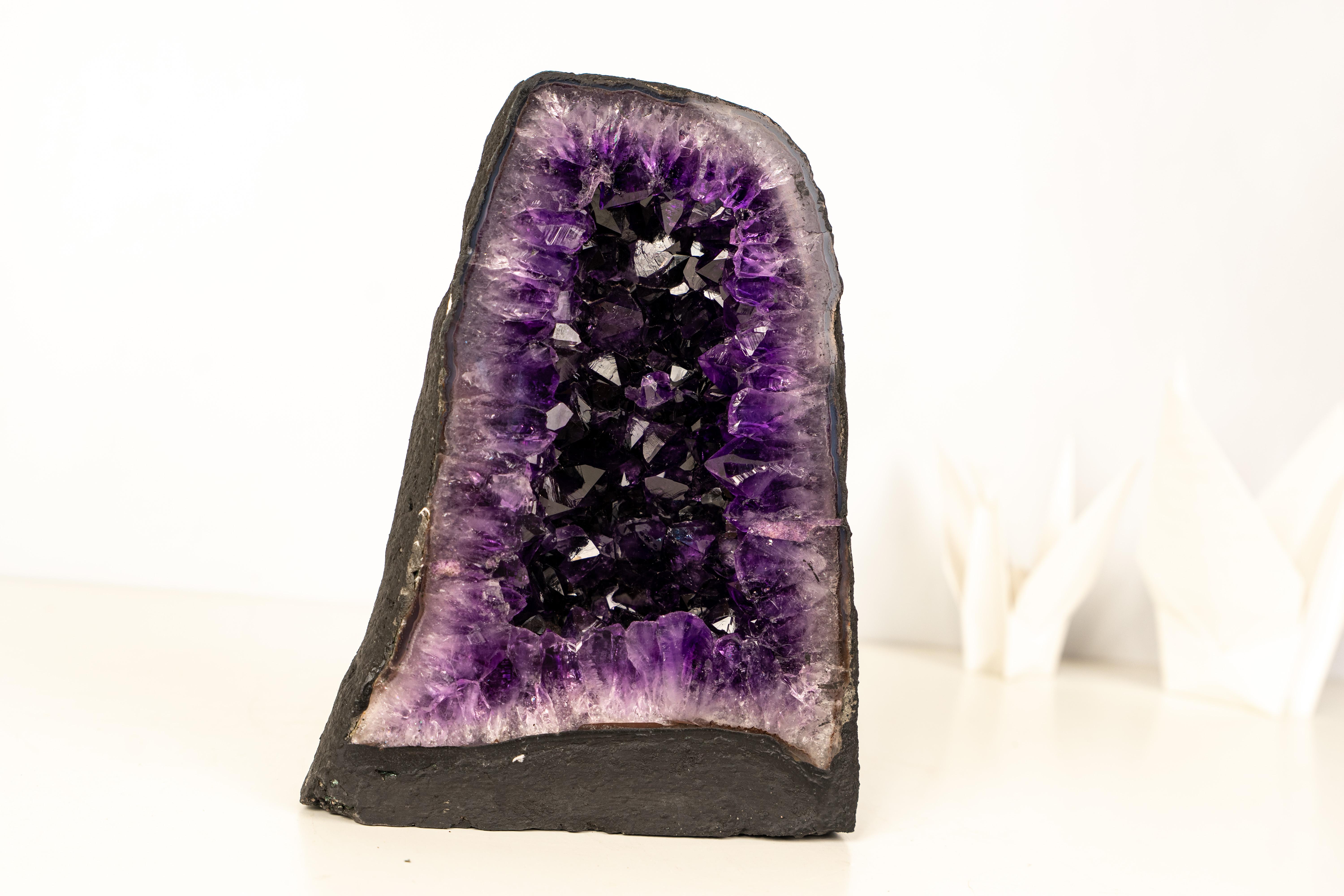 Cattedrale di geode di ametista di grado AAA - Cristalli druzy viola intenso in vendita 2