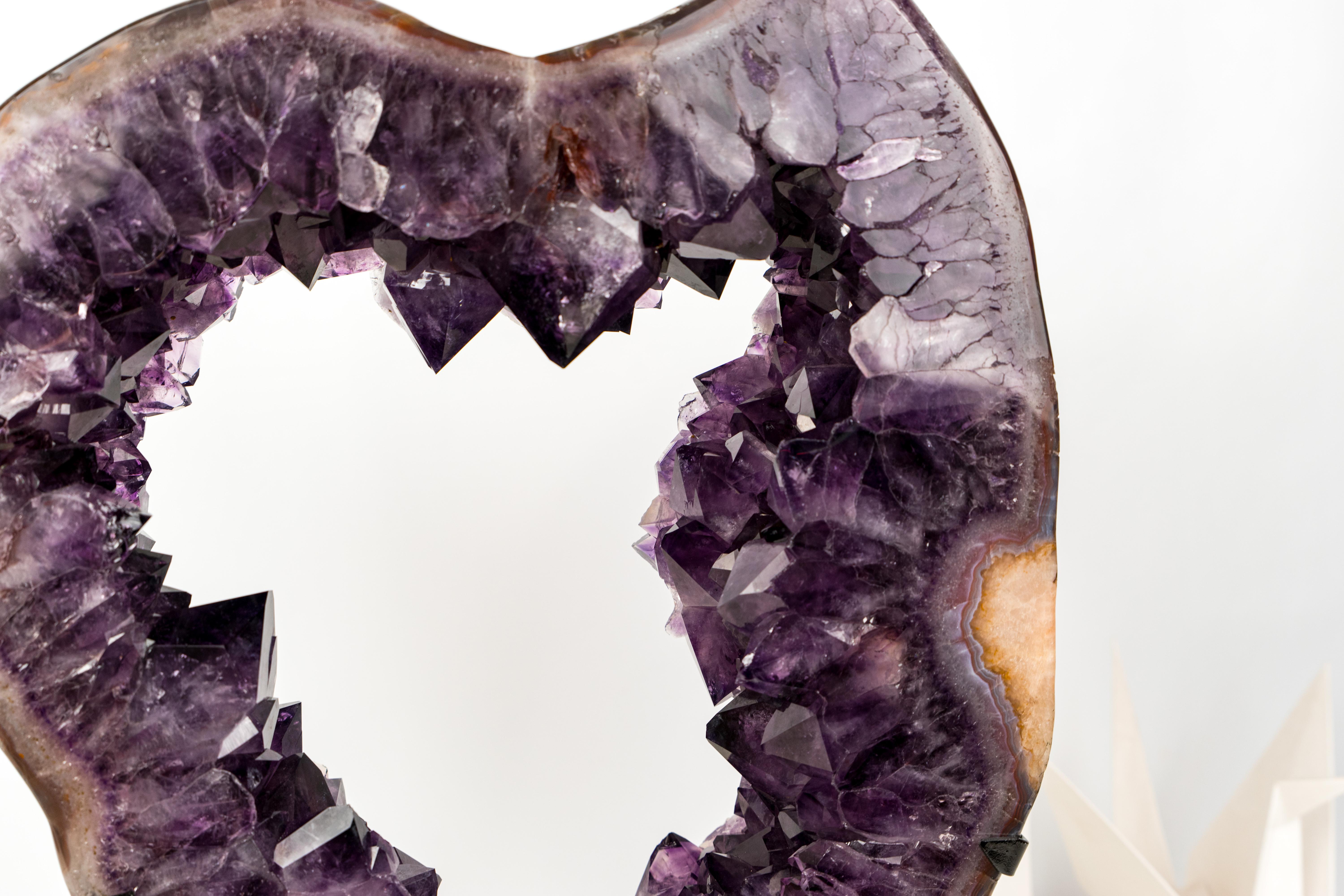 Cristallo AAA-Grade Amethyst Geode Portal in vendita