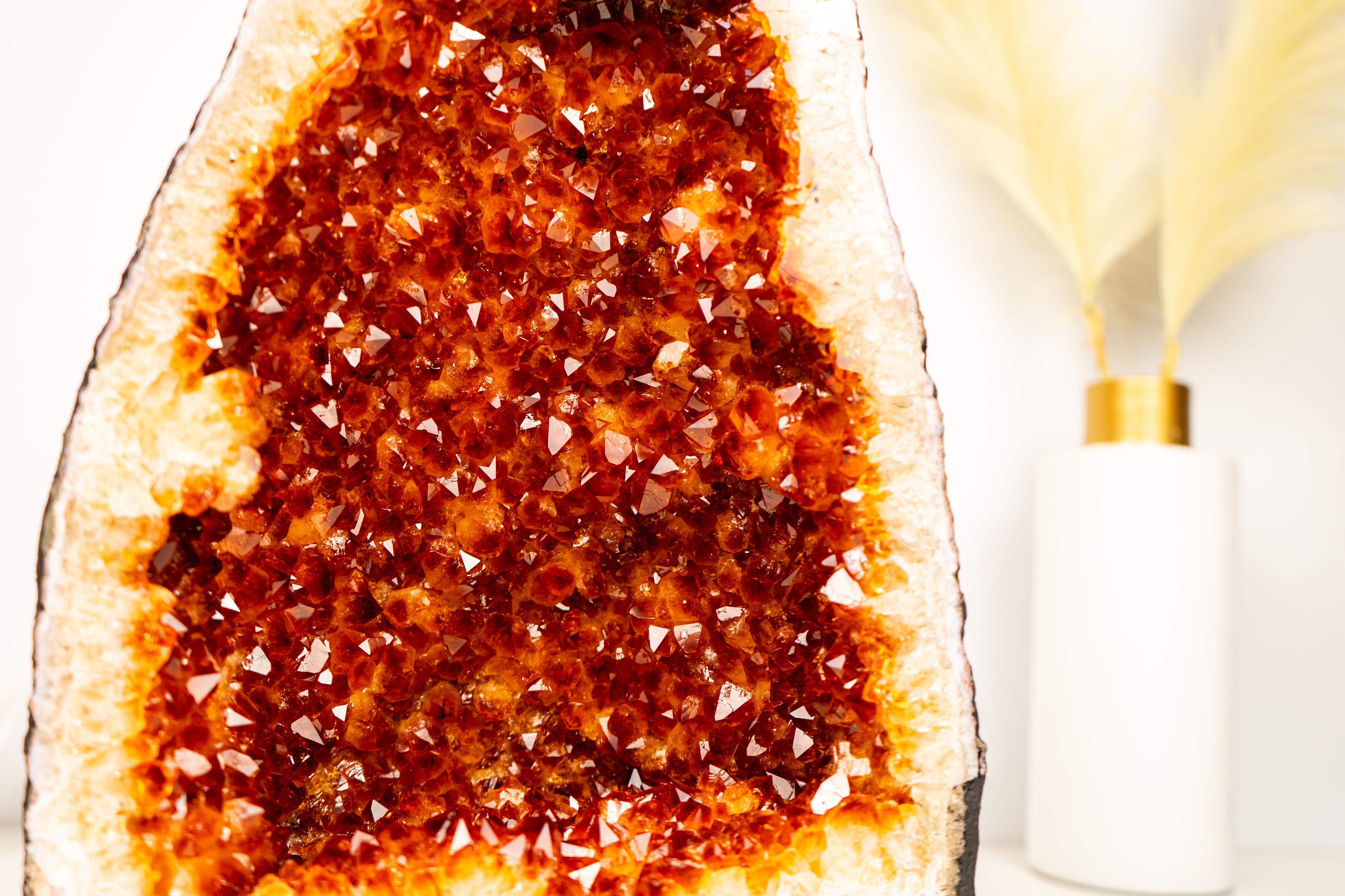 XXI secolo e contemporaneo Geode di Citrino di grado AAA Cattedrale con Druzy di Citrino Arancione Madeira in vendita