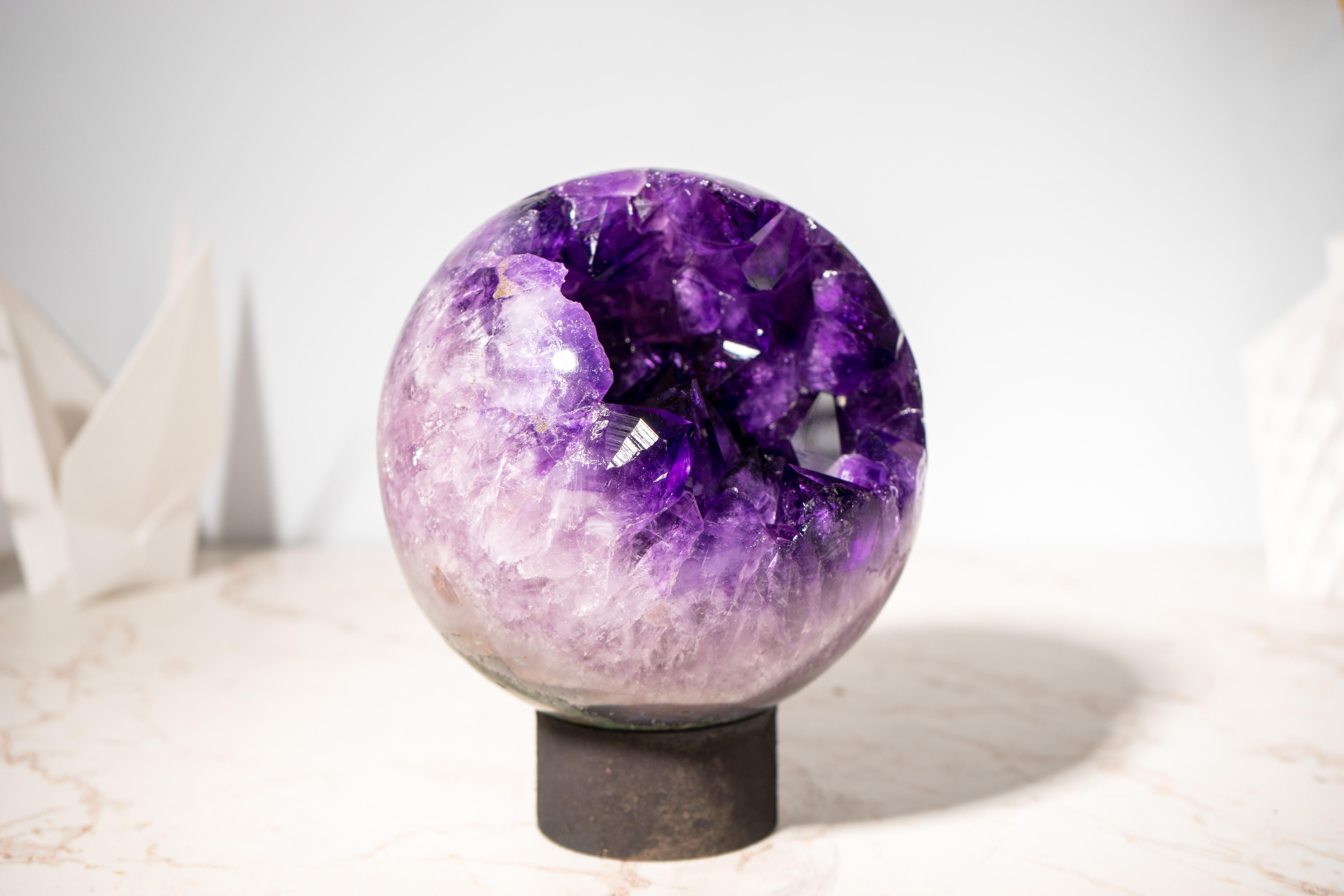 Esfera escultórica de amatista púrpura, grado AAA, 20 cm en venta 4