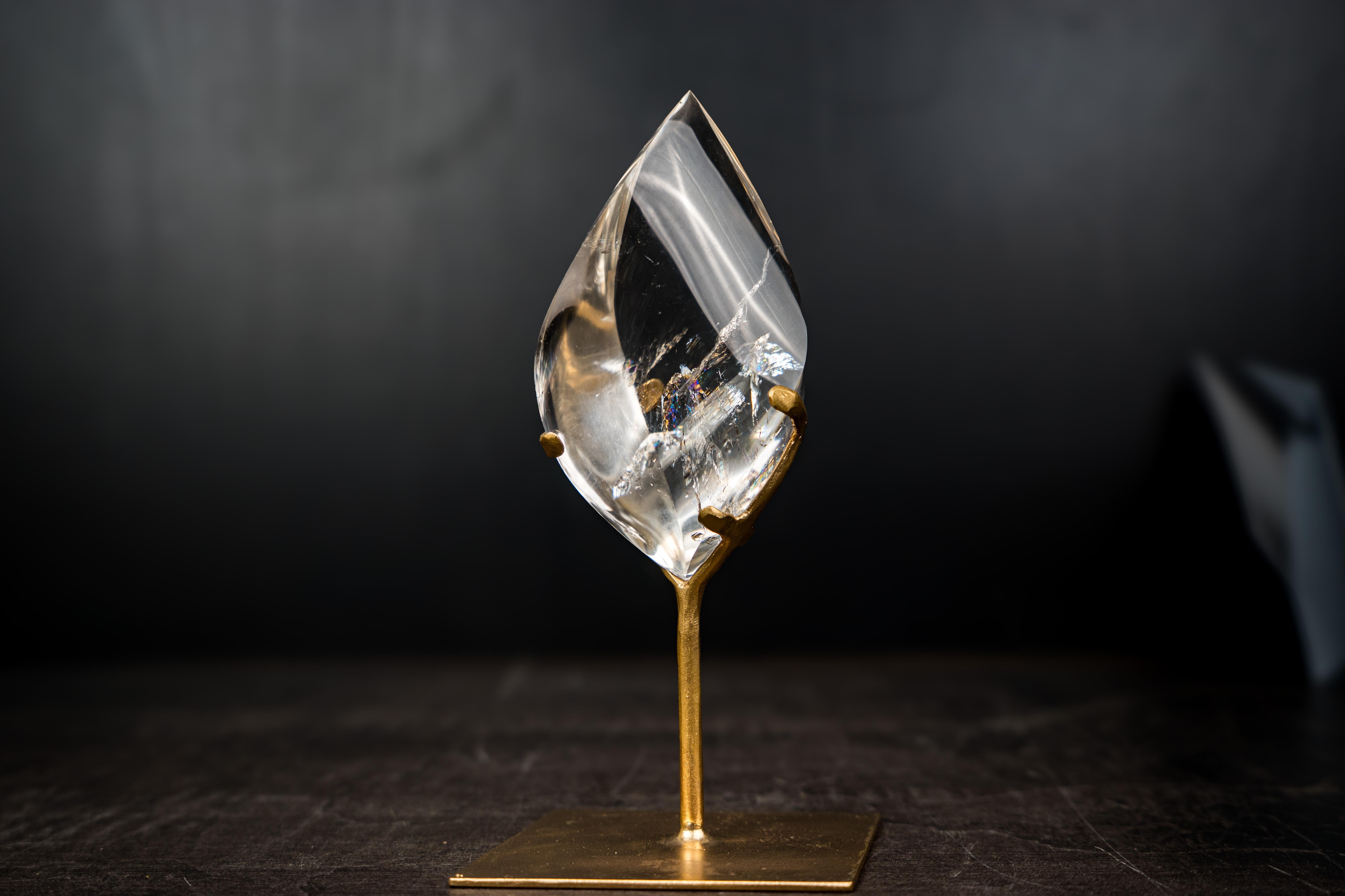 Hand Sculpted Crystal Quartz Flame, AAA-Grade

▫️Description

From a raw piece of clear quartz, the sculptor shaped delicate, aesthetic lines that give this piece its refined elegance. With a nearly flawless interior, this artistic crystal sculpture