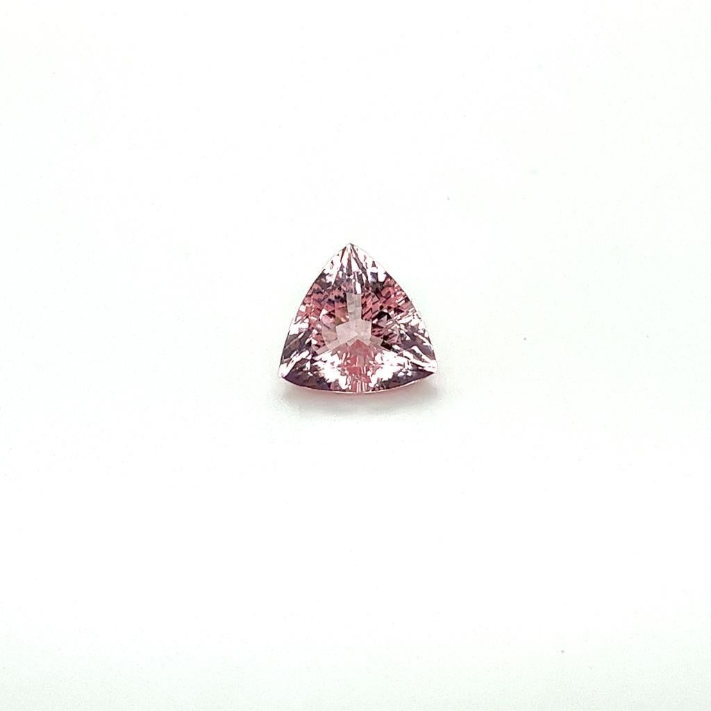 Trillion Cut AAA Natural Pink Morganite Trillion Shape 6.42 Ct Eye Clean Clarity Loose Stone For Sale