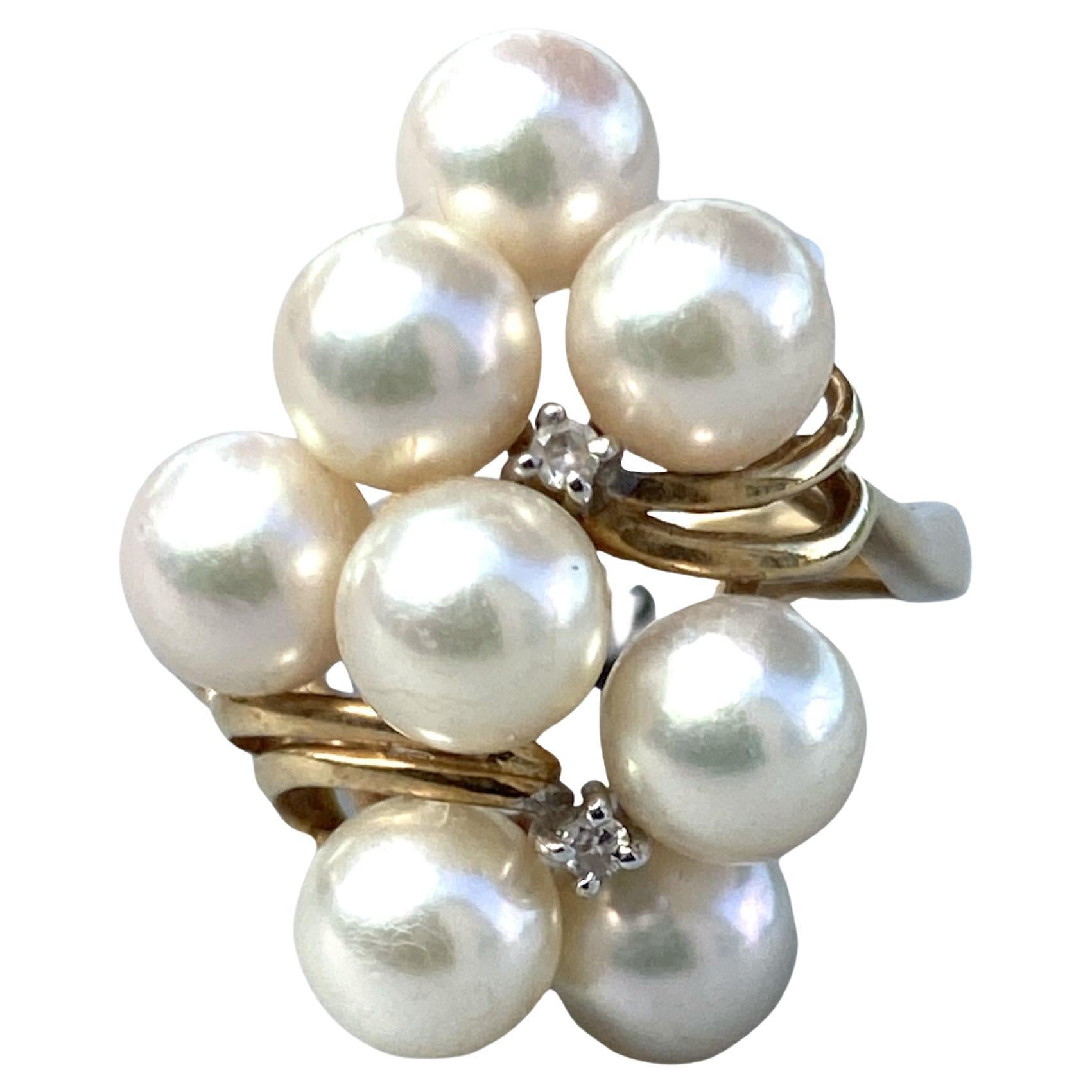 Bague AAA en or jaune 14 carats avec grappe de perles et diamants en vente