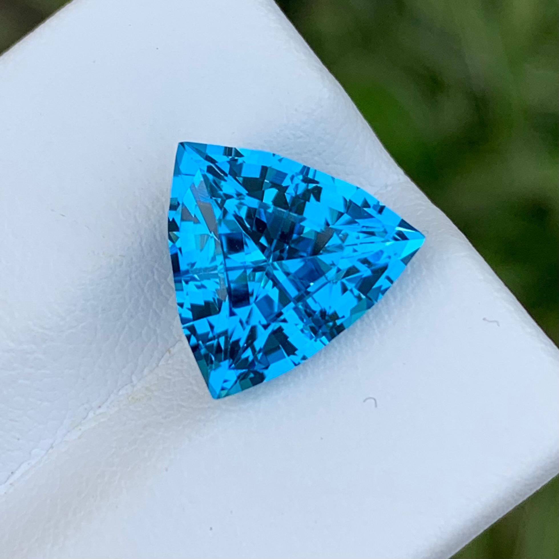 AAA Quality 7.20 Carat Loose Electric Blue Topaz Trillion Cut from Brazil For Sale 6