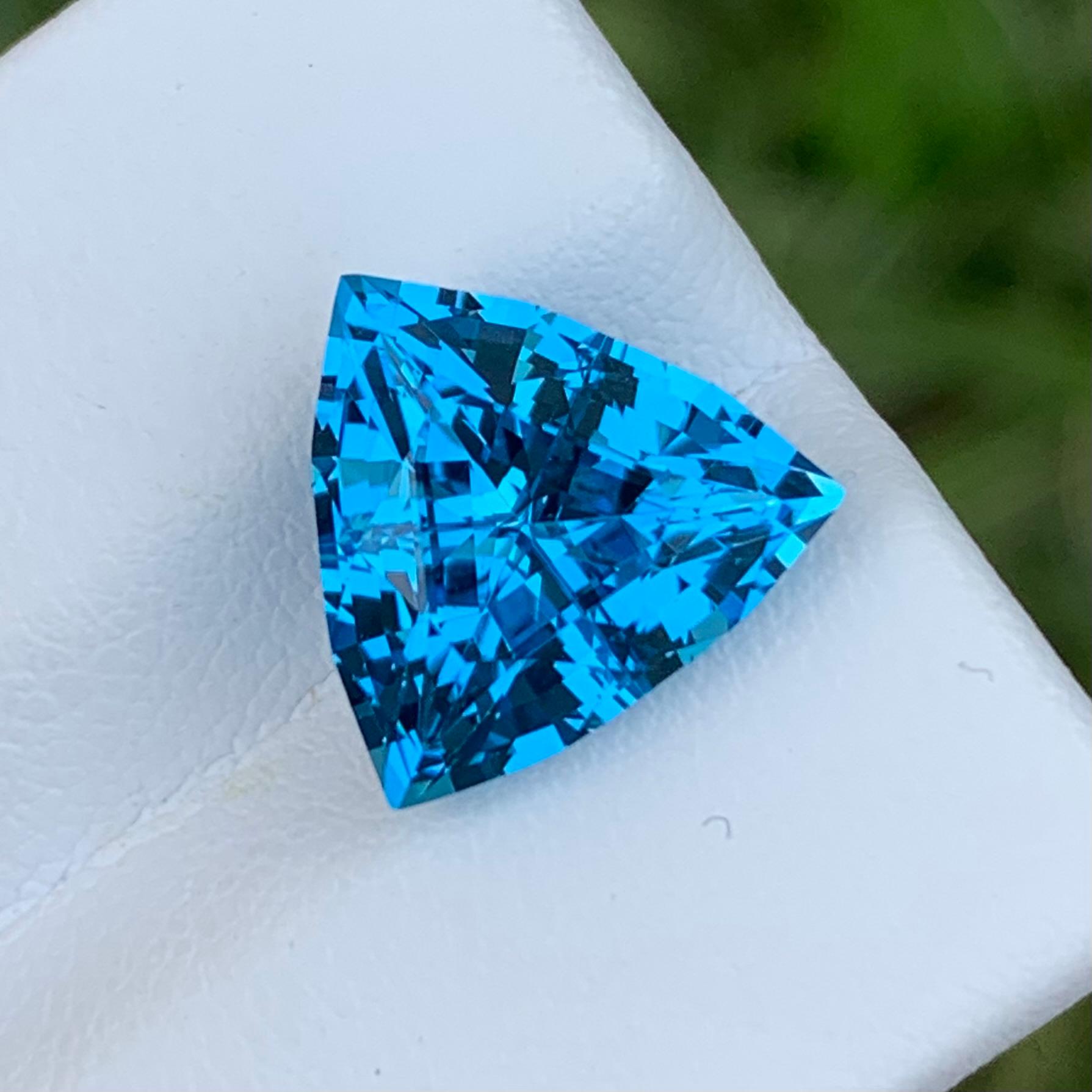 AAA Quality 7.20 Carat Loose Electric Blue Topaz Trillion Cut from Brazil For Sale 7