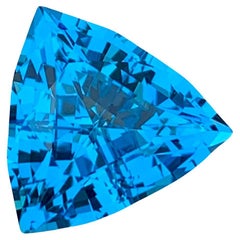 Topaze bleue électrique non sertie de 7,20 carats de qualité AAA, taillée en trillion, du Brésil