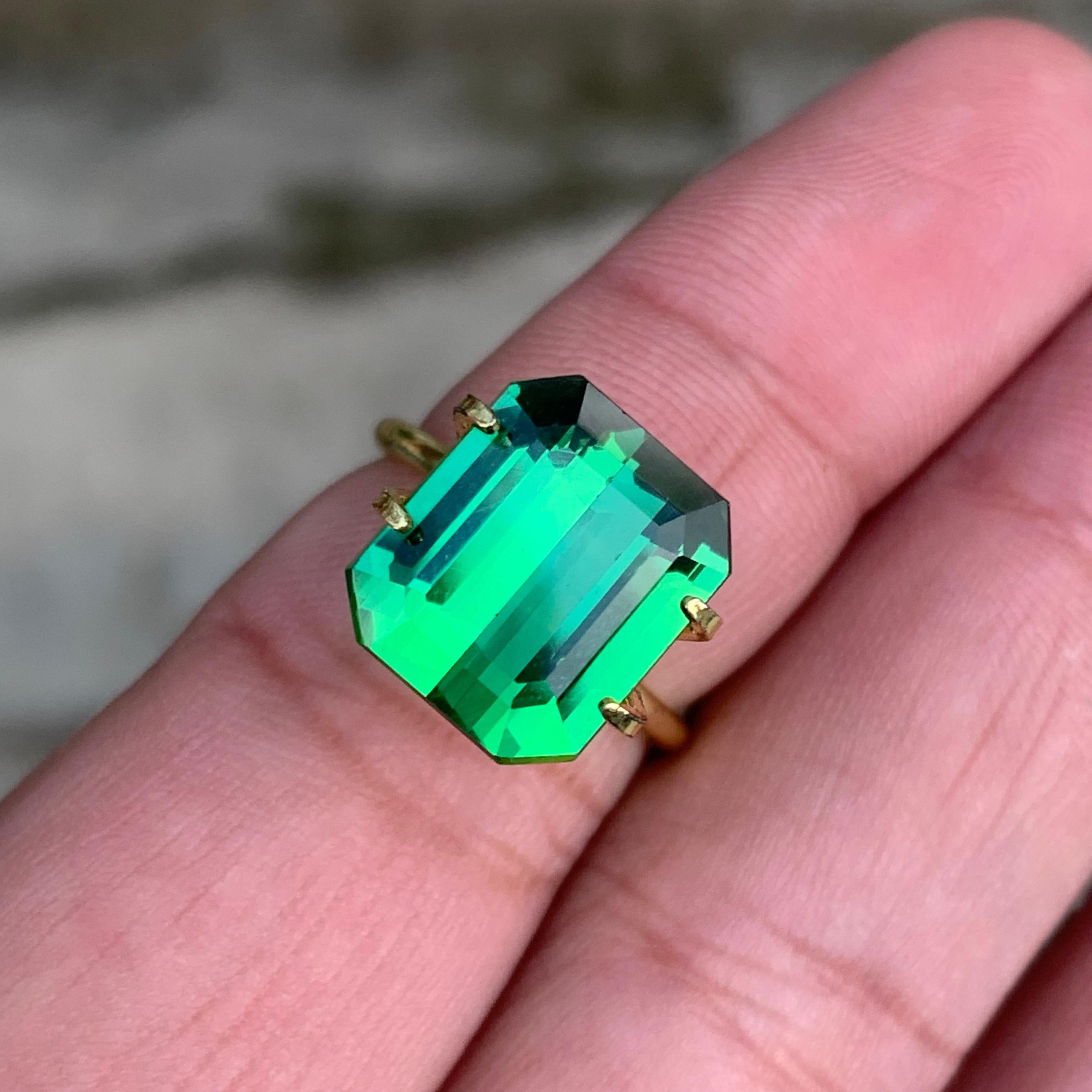 AAA Quality 7.35 Carat Loose Green Tourmaline From Afghanistan In New Condition For Sale In Peshawar, PK