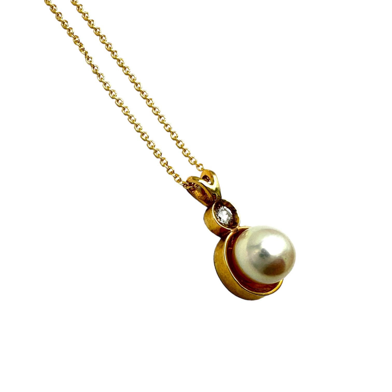 Contemporary AAA Quality 8.20mm Cultured White Pearl and Diamond Pendant For Sale
