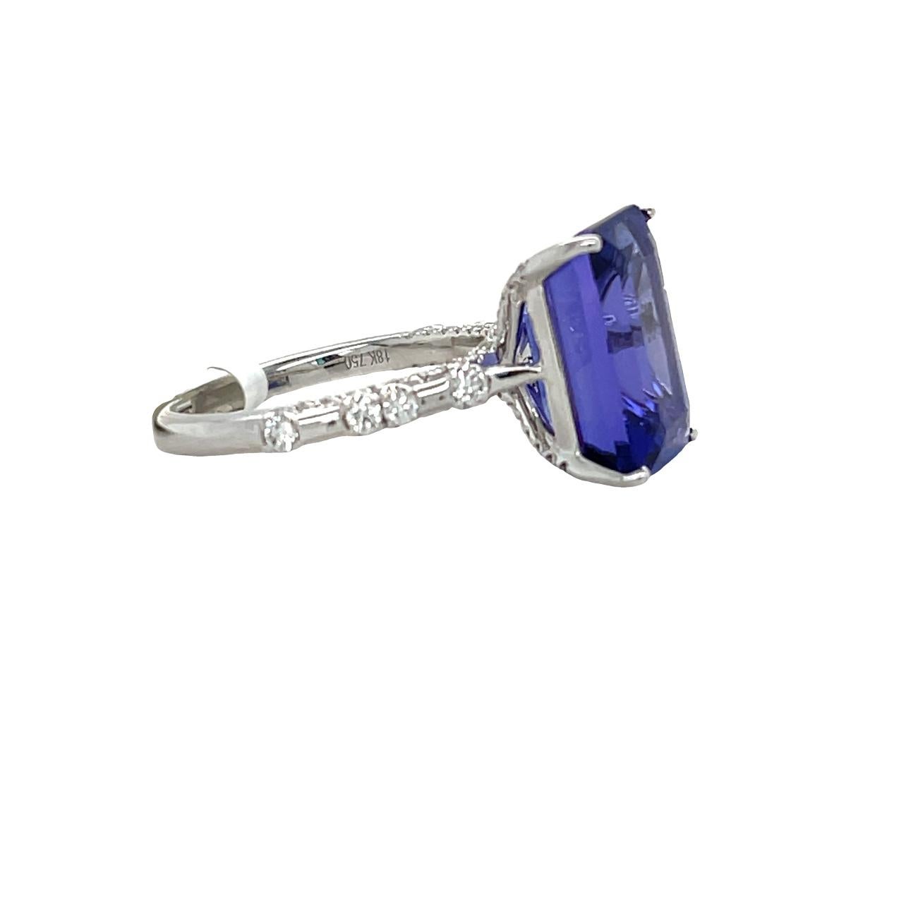 AAA Quality Emerald cut Tanzanite and Diamond 18K White Gold Ring For Sale 1