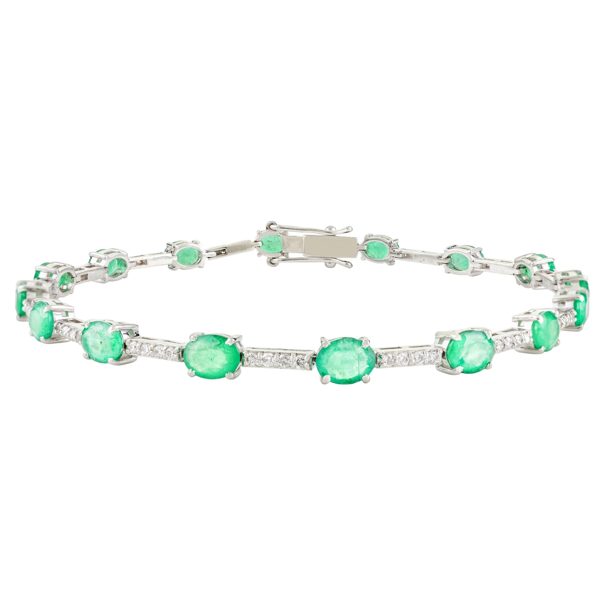 Bracciale di diamanti con pietra di smeraldo di maggio di qualità AAA in oro bianco 18 carati