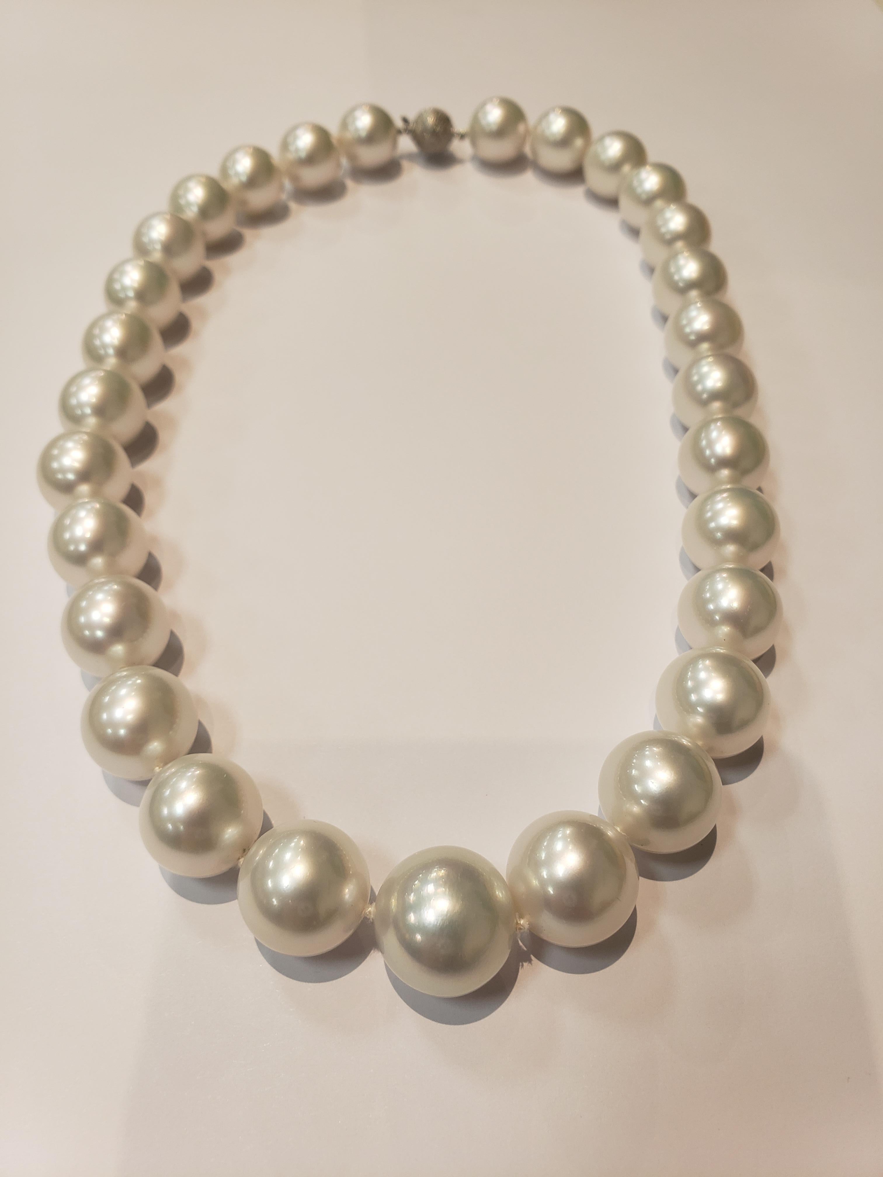 Women's AAA Quality White South Sea Pearl Necklace with White Gold Clasp For Sale