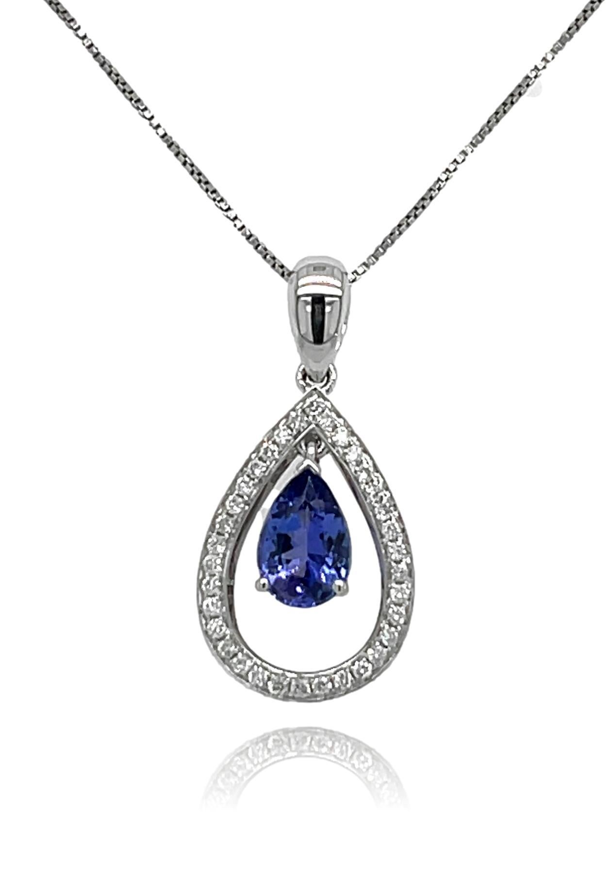 AAA Tanzanite and Diamond Halo Pendant in 18K White Gold In New Condition For Sale In New York, NY