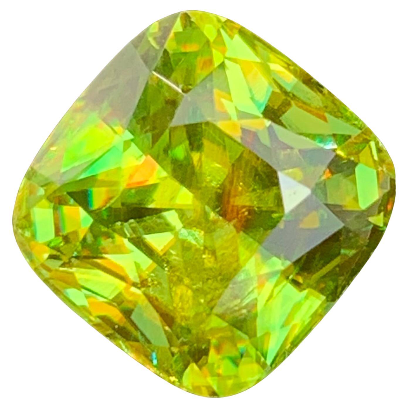 AAA Top Quality 4.00 Carat Natural Loose Fire Sphene Titanite Gem For Ring  For Sale