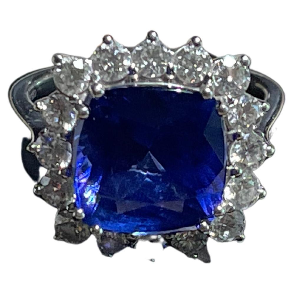 9.00 ctw AAAA/Block D Tanzanite and E-F/VS Diamond Platinum Cocktail Ring For Sale