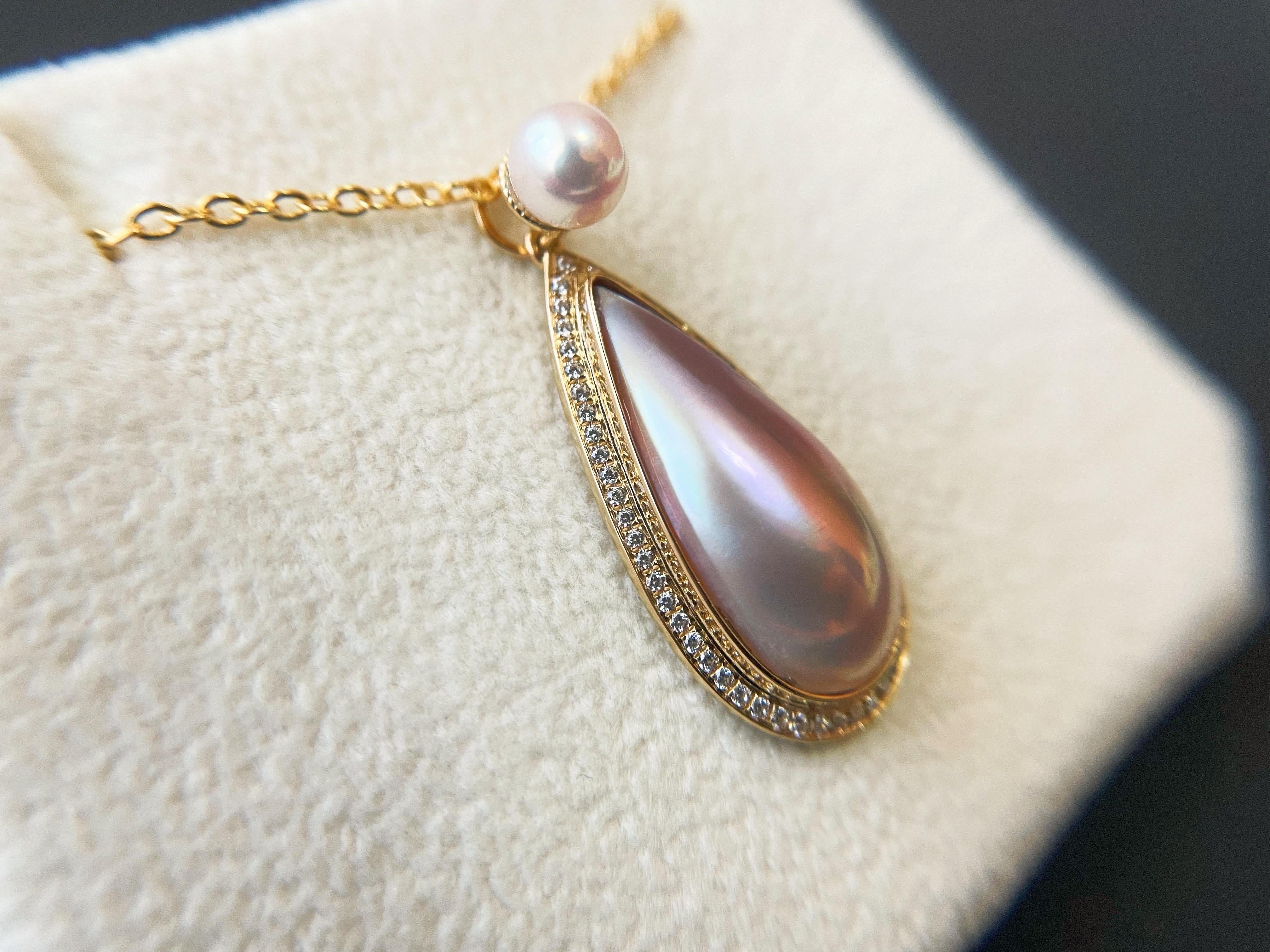 Certified AAAA Grade Japan Amami Mabe Pearl Pendant with 18K Gold and Diamond In New Condition For Sale In Kowloon, HK