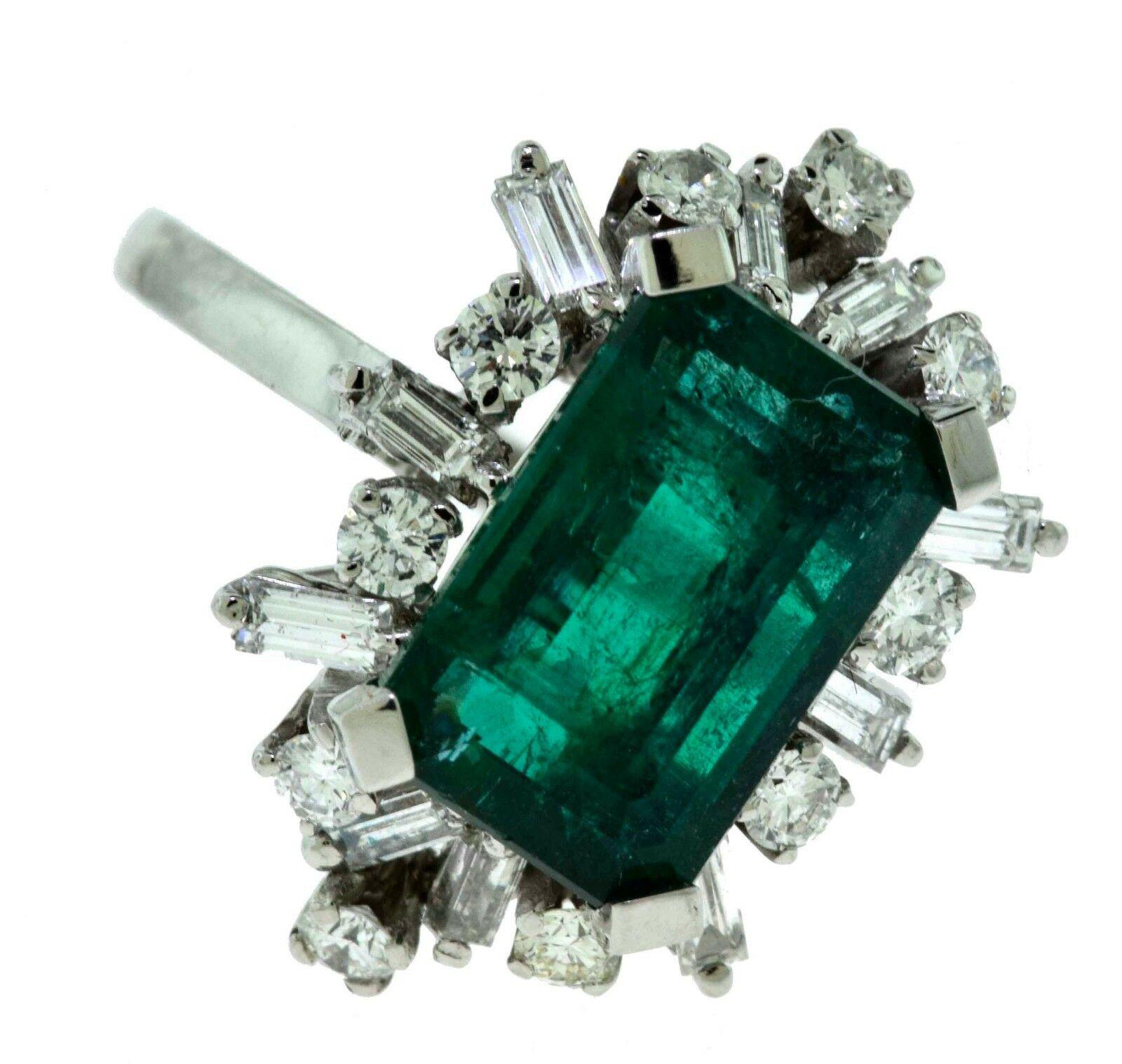 AAAAA+ Finest Natural Beryl 6 Carat Emerald and Diamond Platinum Ring, GIA In Good Condition For Sale In Miami, FL
