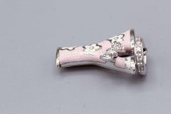 AAaron Basha ciondolo con diamante e smalto rosa in oro bianco 18 carati con iniziale Y