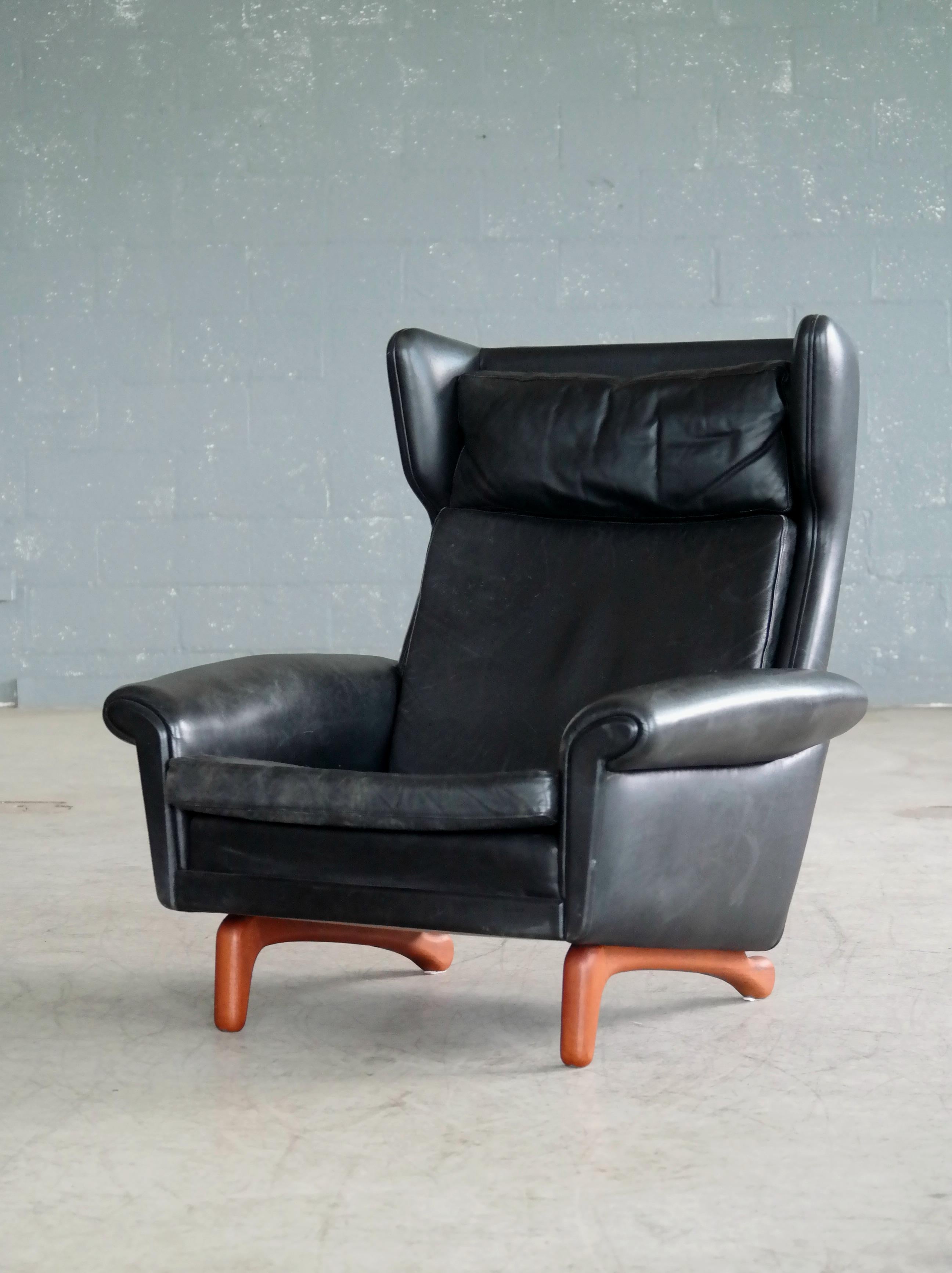 Aage Christensen Model Diplomat High Back Lounge Chair in Black Leather In Good Condition In Bridgeport, CT